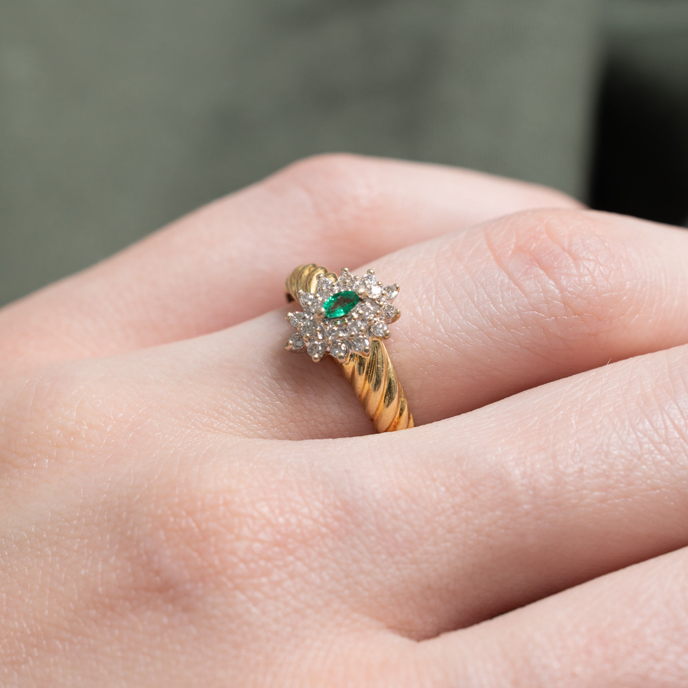Emerald & Diamond Cluster Petal Twisted Ring | 0.1ctw | SZ 6.5 |