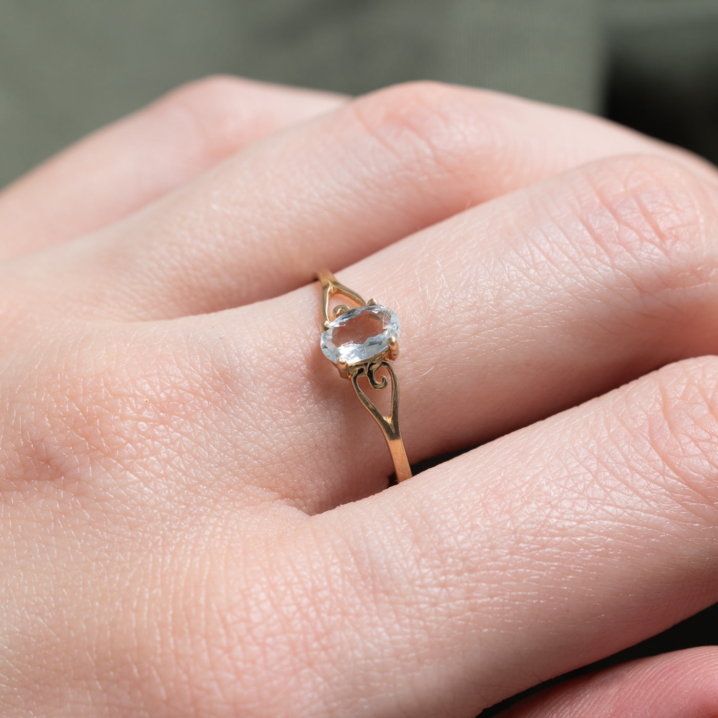 Solitaire Aquamarine Scrollwork Ring | 0.34ct | SZ 8.75 |