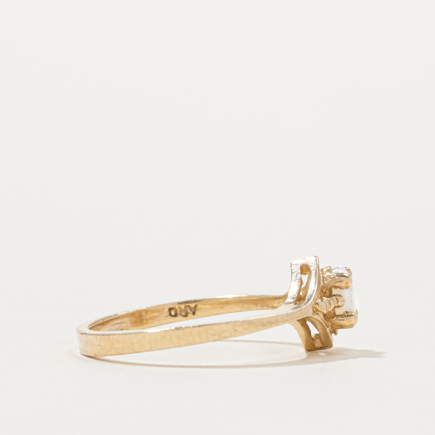 10k Solitaire Opal Geometric Ring | SZ 6