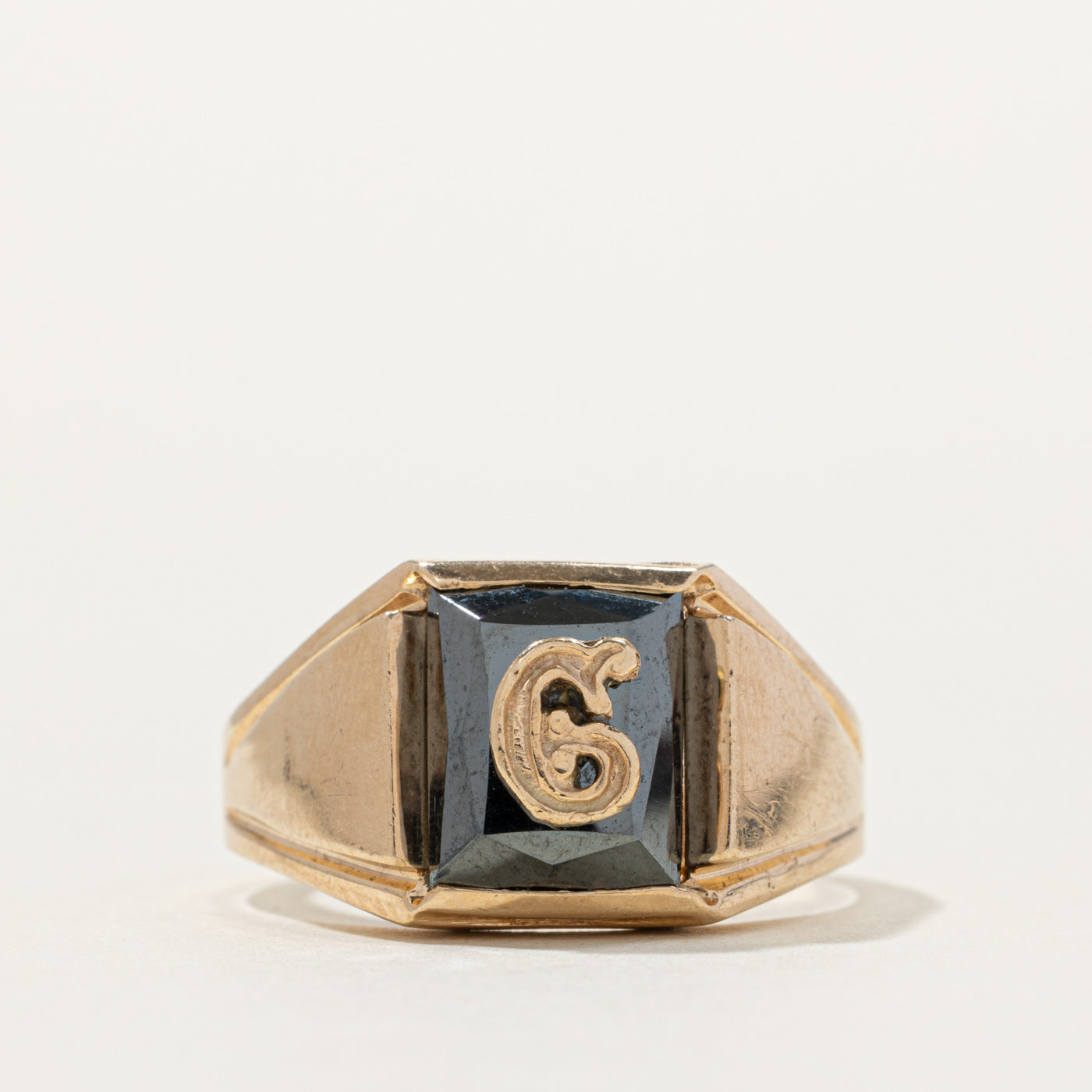 10k Hematite "G" Initial Signet Ring | SZ 9.25