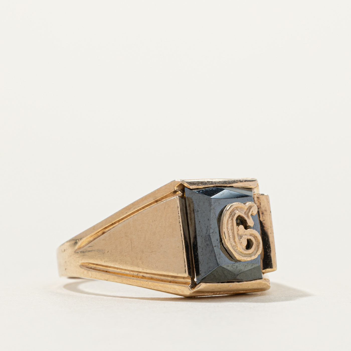 10k Hematite "G" Initial Signet Ring | SZ 9.25