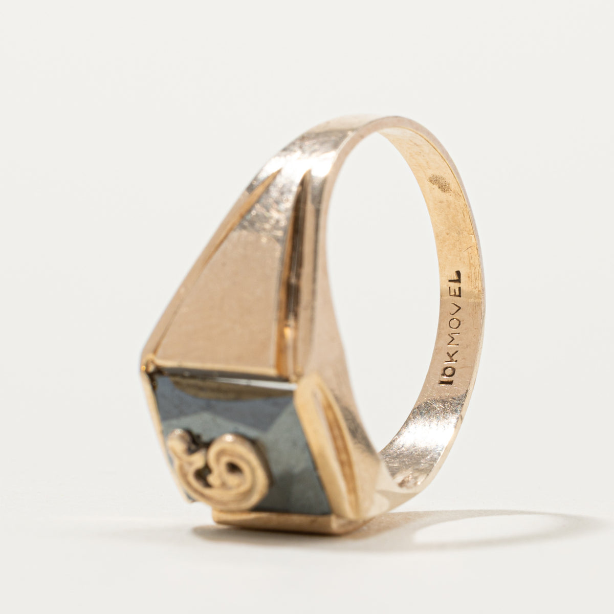 10k Hematite "G" Initial Signet Ring | SZ 9.25