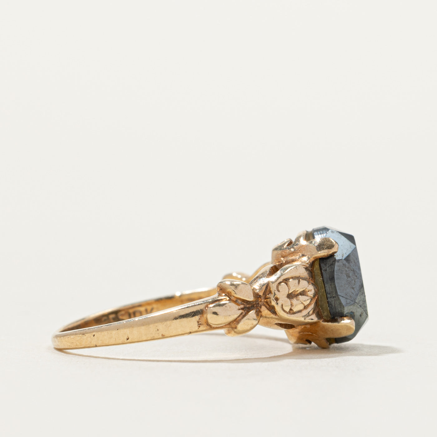 10k Solitaire Hematite Floral Engraved Ring | SZ 4.5