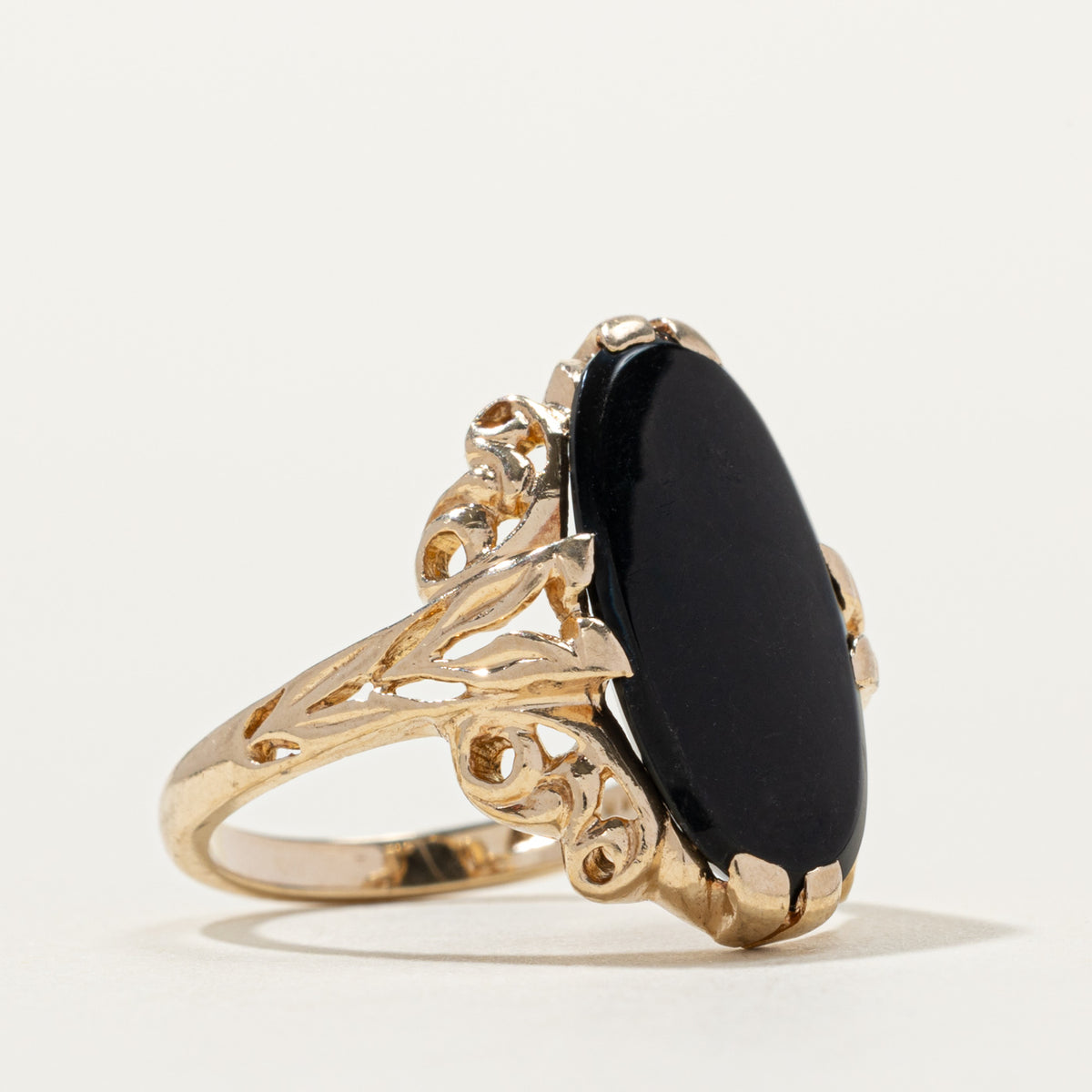 10k Onyx Floral Openwork Cocktail Ring | SZ 6