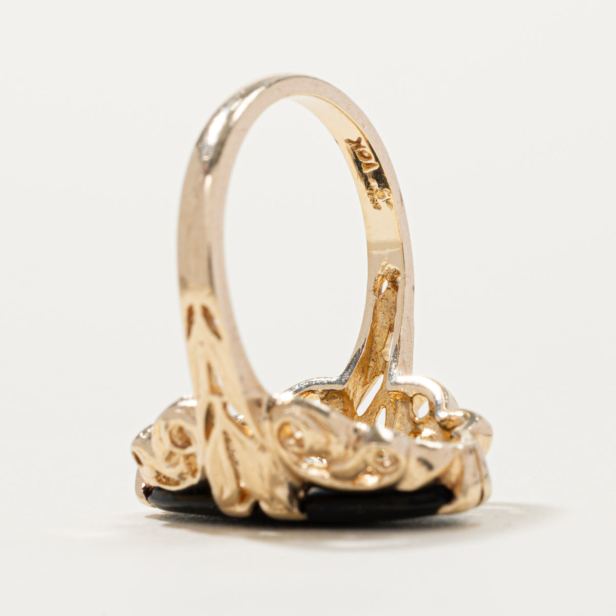 10k Onyx Floral Openwork Cocktail Ring | SZ 6