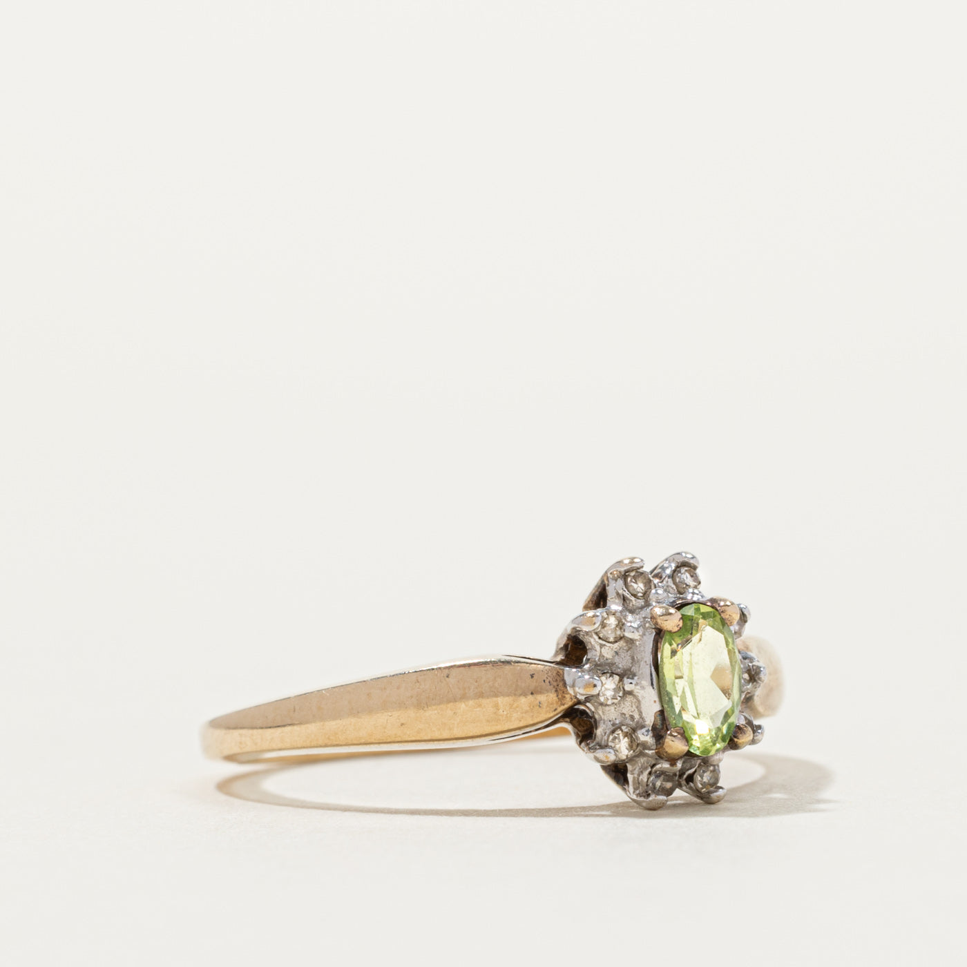 10k Peridot & Diamond Petal Halo Ring | SZ 6.75