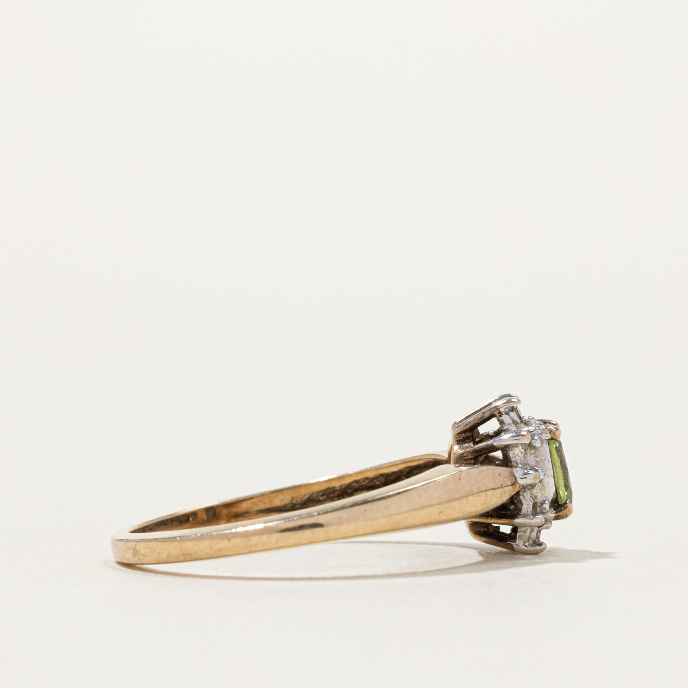10k Peridot & Diamond Petal Halo Ring | SZ 6.75