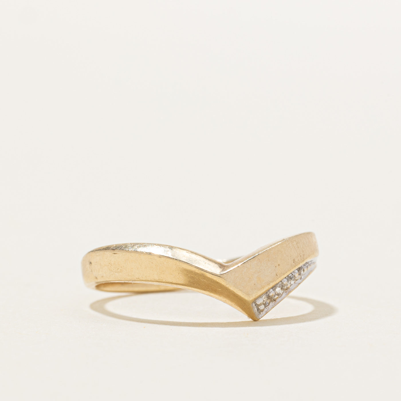 10K Diamond Edged Chevron Ring | SZ 6.75