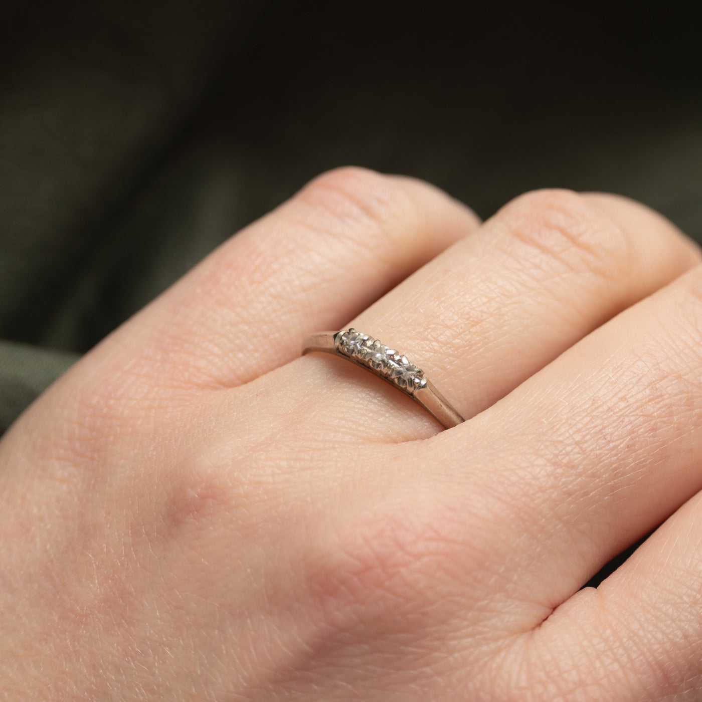 18k Three Stone Diamond Band | SZ 8.25