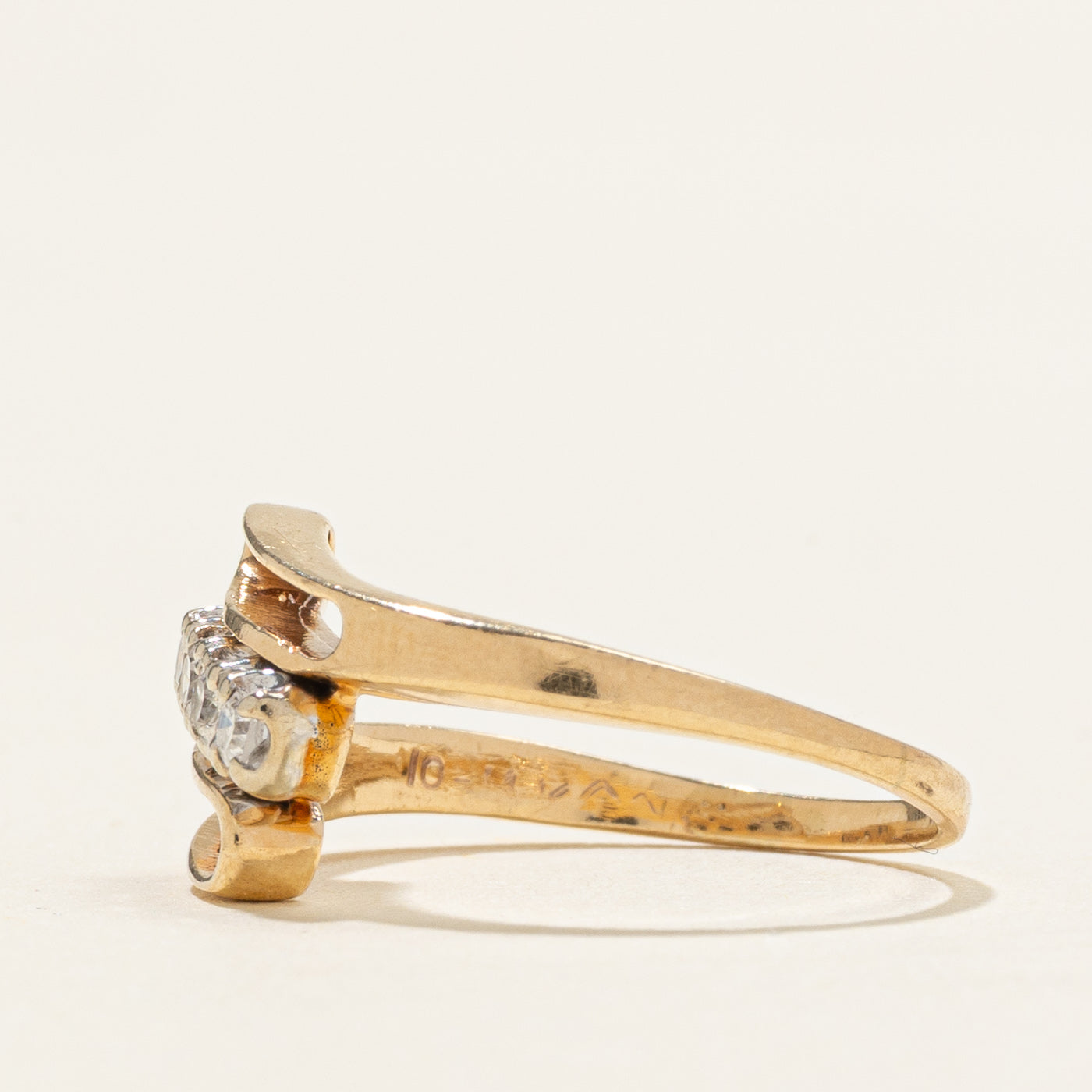 Bague ouverte à quatre diamants en or 10 carats | 0,06 ct | Taille 4,0