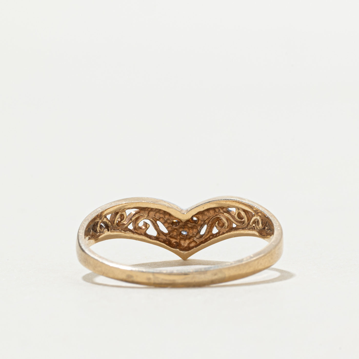 10k Diamond Scrollwork Chevron Ring | SZ 7.25