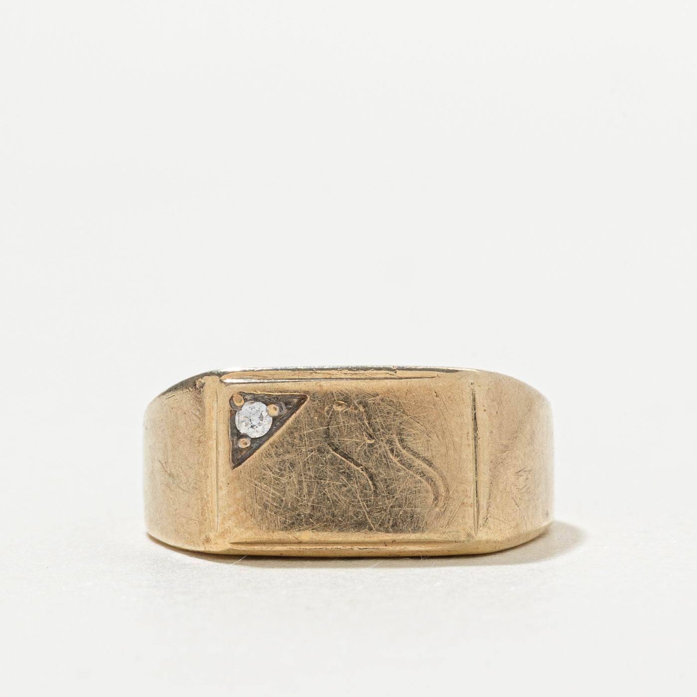 10k Corner Diamond Engraved Signet Ring | SZ 5
