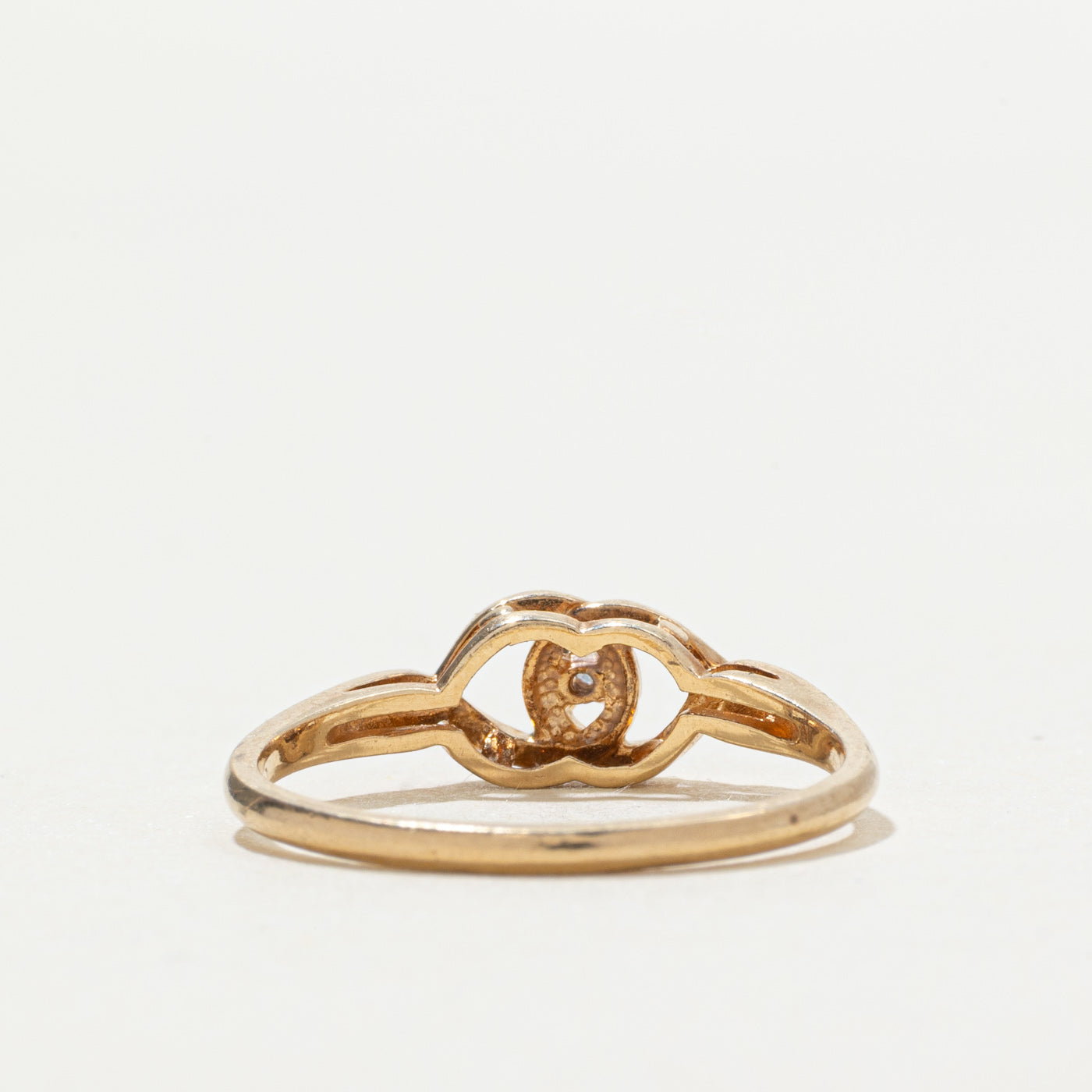 10k Diamond Looped Crossover Ring | SZ 6