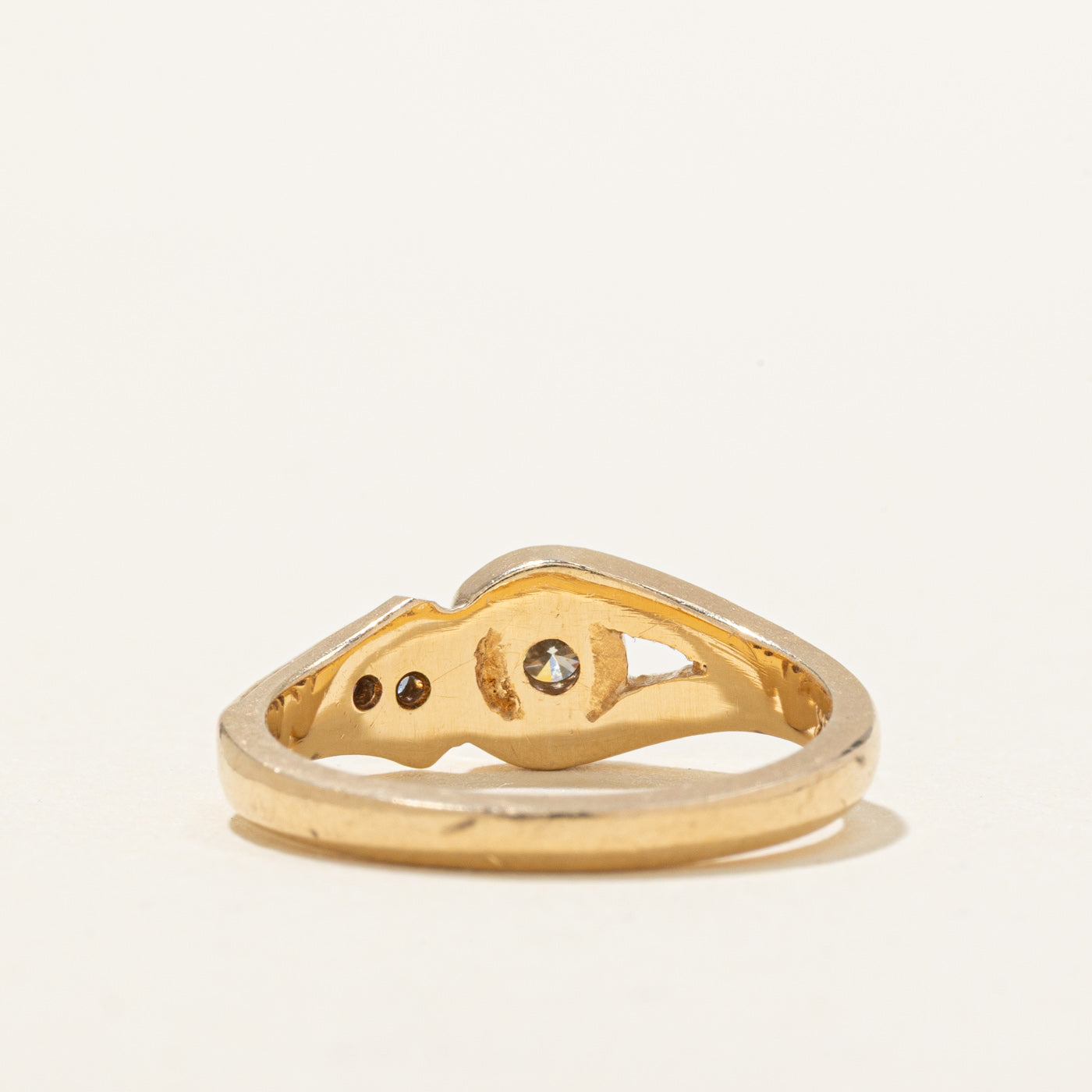 Bague à boucle rainurée en or 14 carats sertie de diamants | 0,14 ct | Taille 5,0