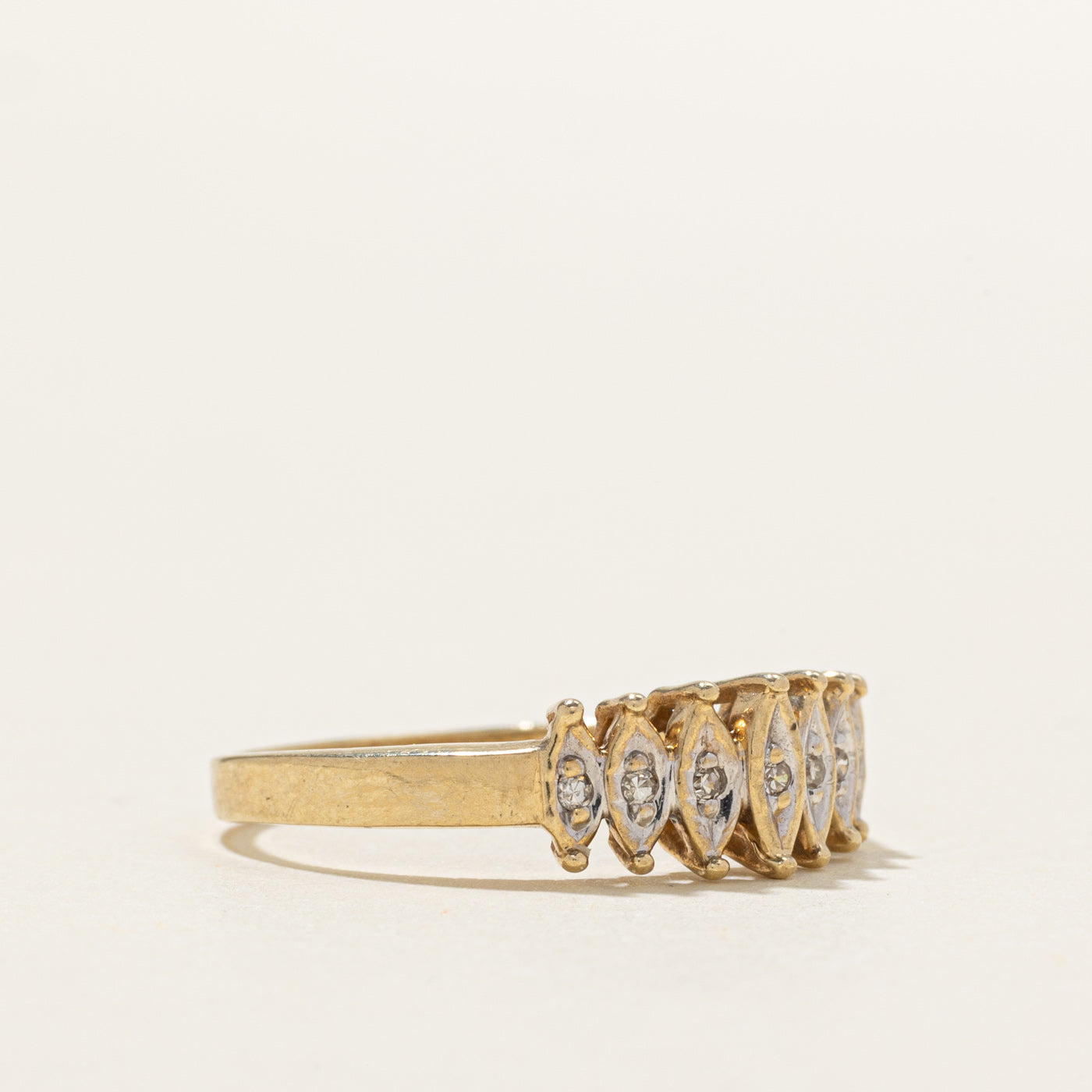 Bague en or 10 carats sertie de sept diamants taille marquise | Taille 6,75
