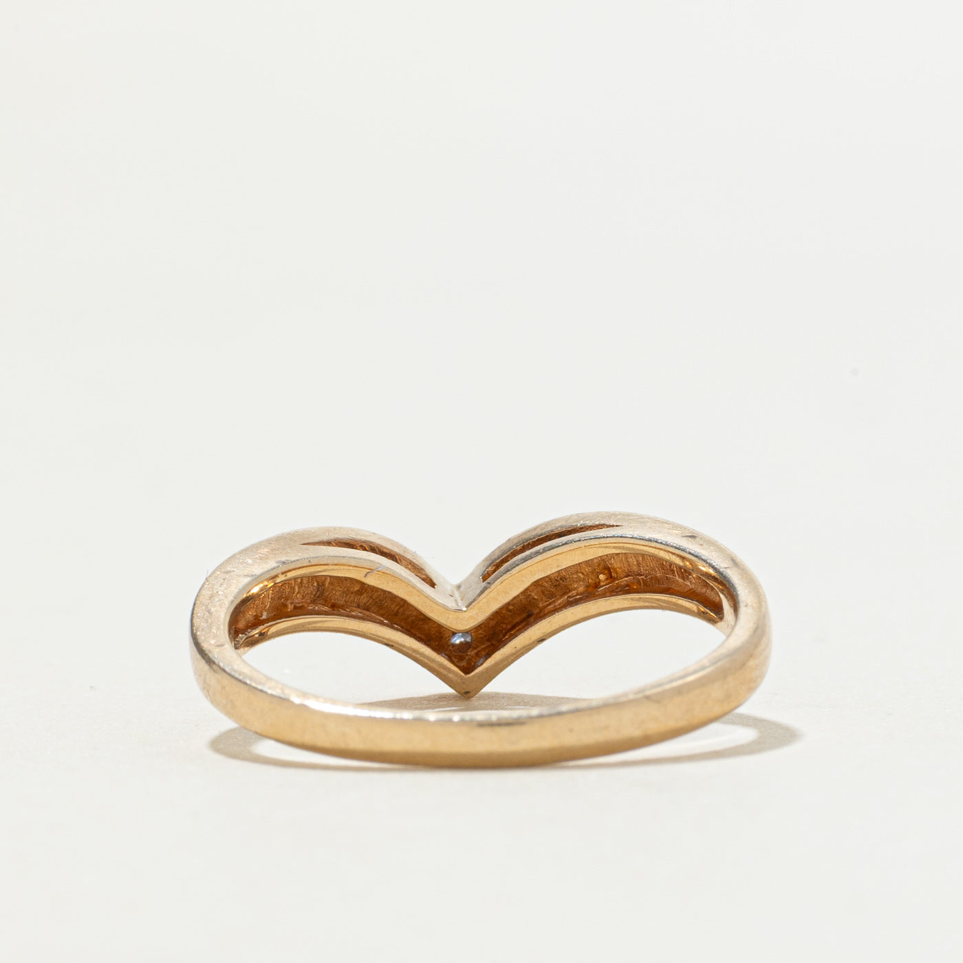 10k Diamond Accented Grooved Chevron Ring | SZ 6.75