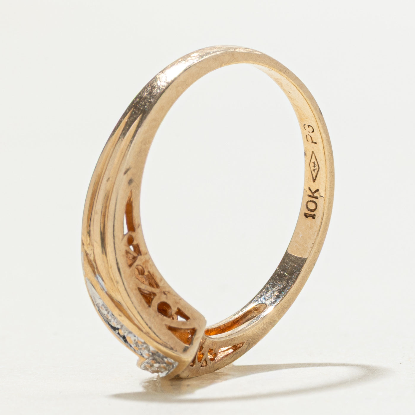 10k Diamond Accented Grooved Chevron Ring | SZ 6.75