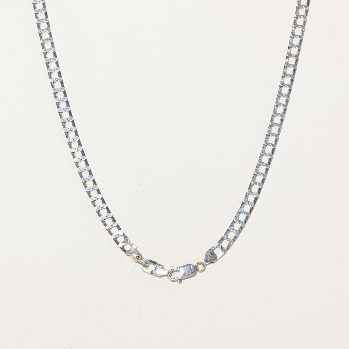 Chaîne italienne en or blanc 14 carats à maillons gourmette | 56 cm