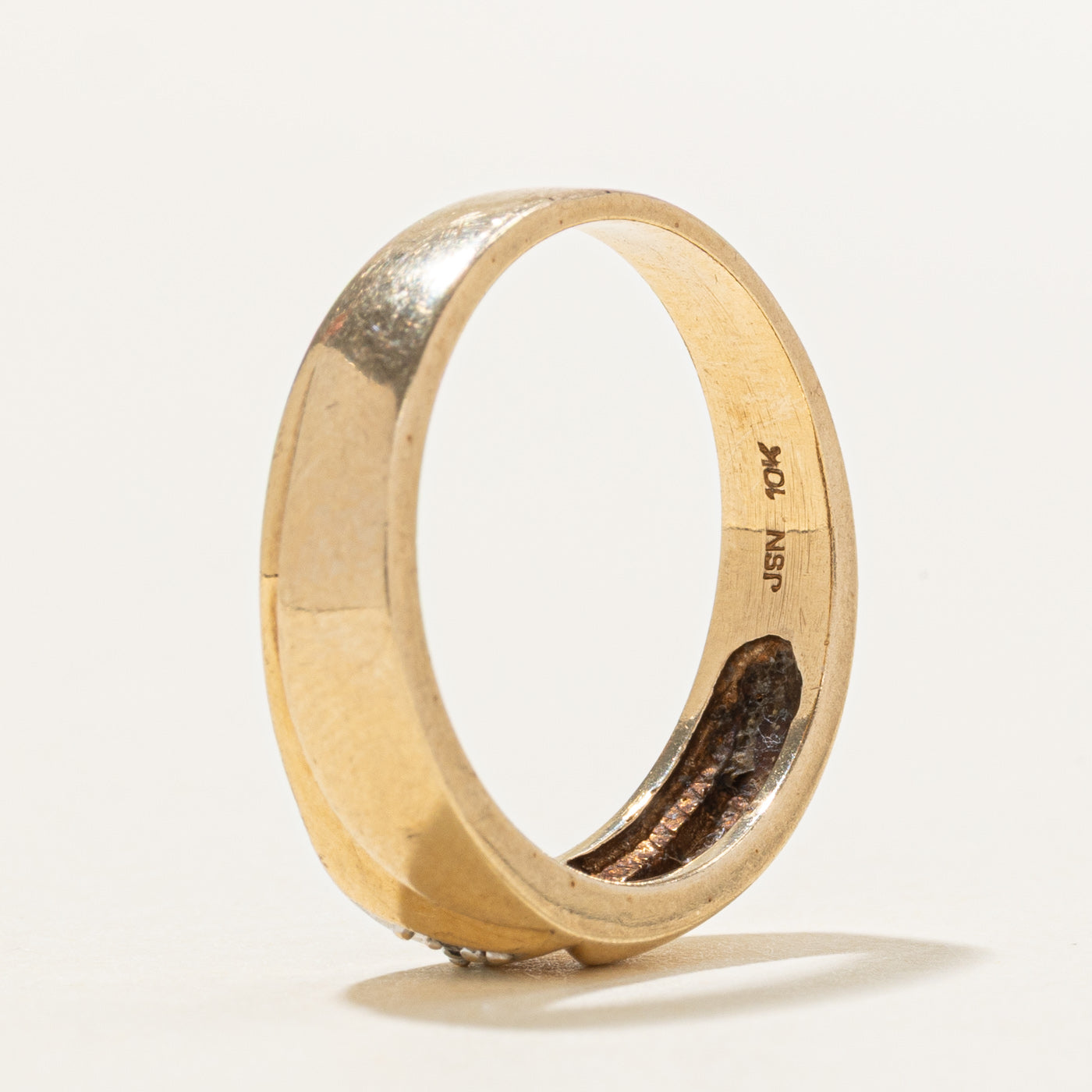 Alliance rainurée en or 10 carats sertie de diamants | Taille 7.0