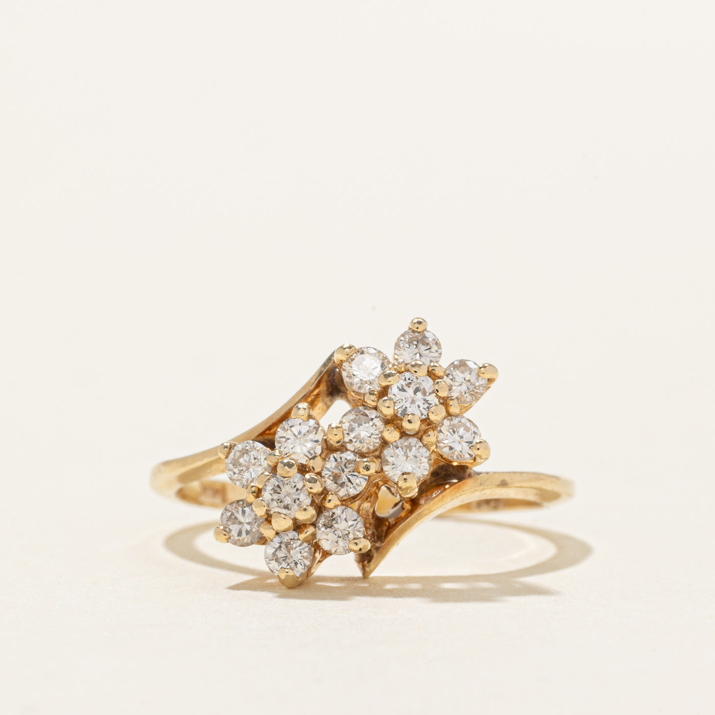 Bague sertie de diamants en or 14 carats, sertie de plusieurs pétales | 0,30 ct | Taille 5,5