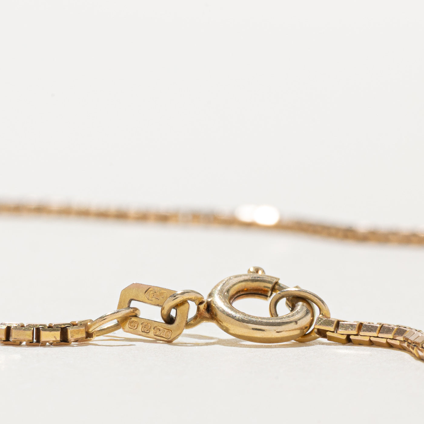 1978 London 9k Yellow Gold Box Link Chain | 16"