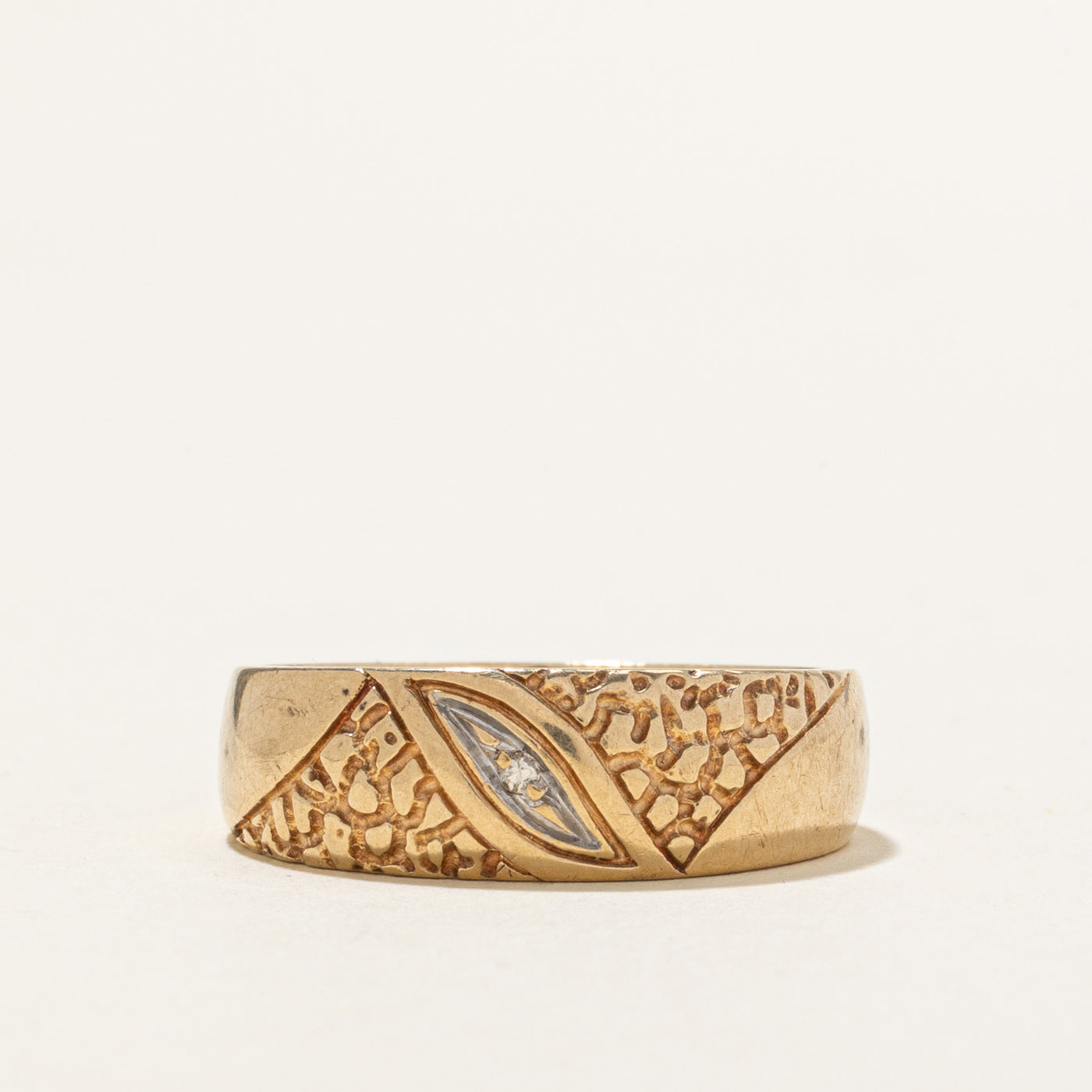 10K Diamond Textured Band | SZ 9.25