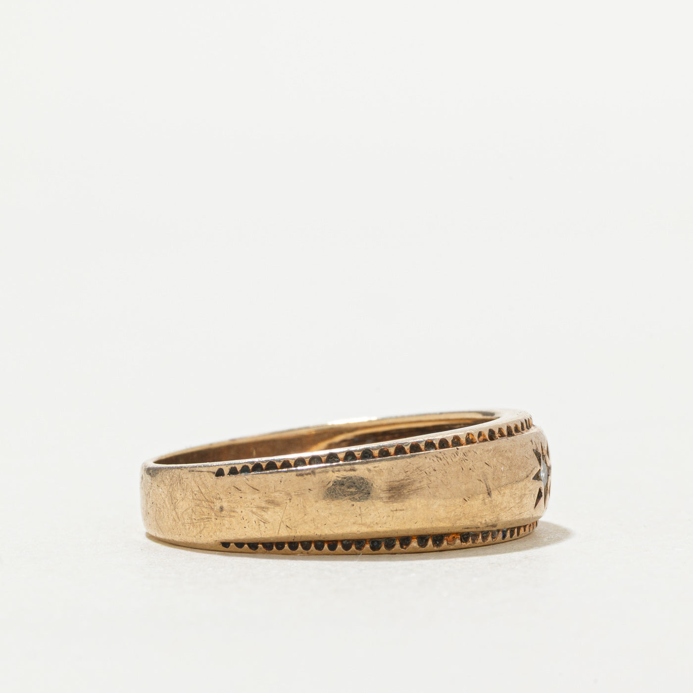 10k Star Set Diamond Textured Band | SZ 8.75