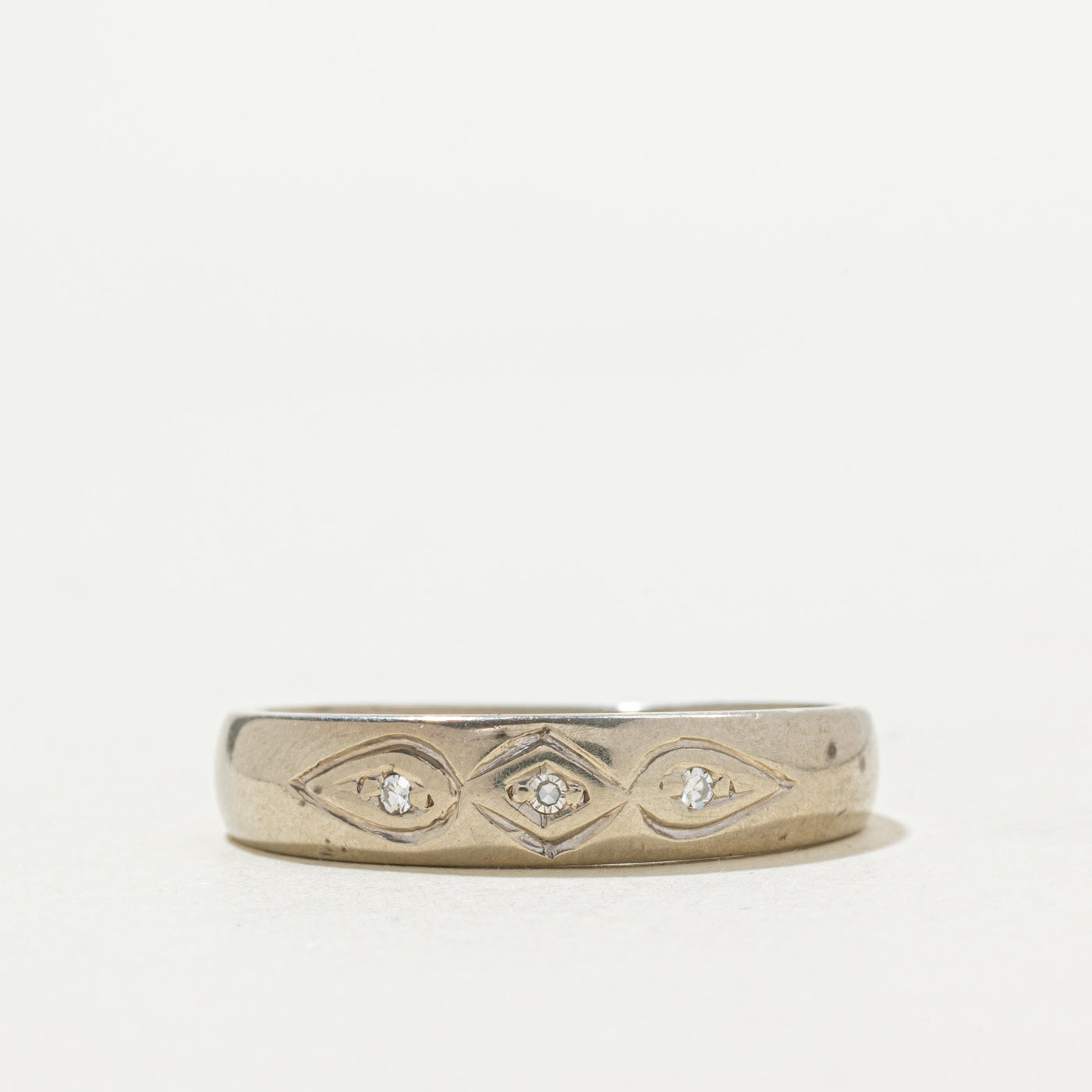 10k Three Stone Diamond Engraved Band | SZ 10.75