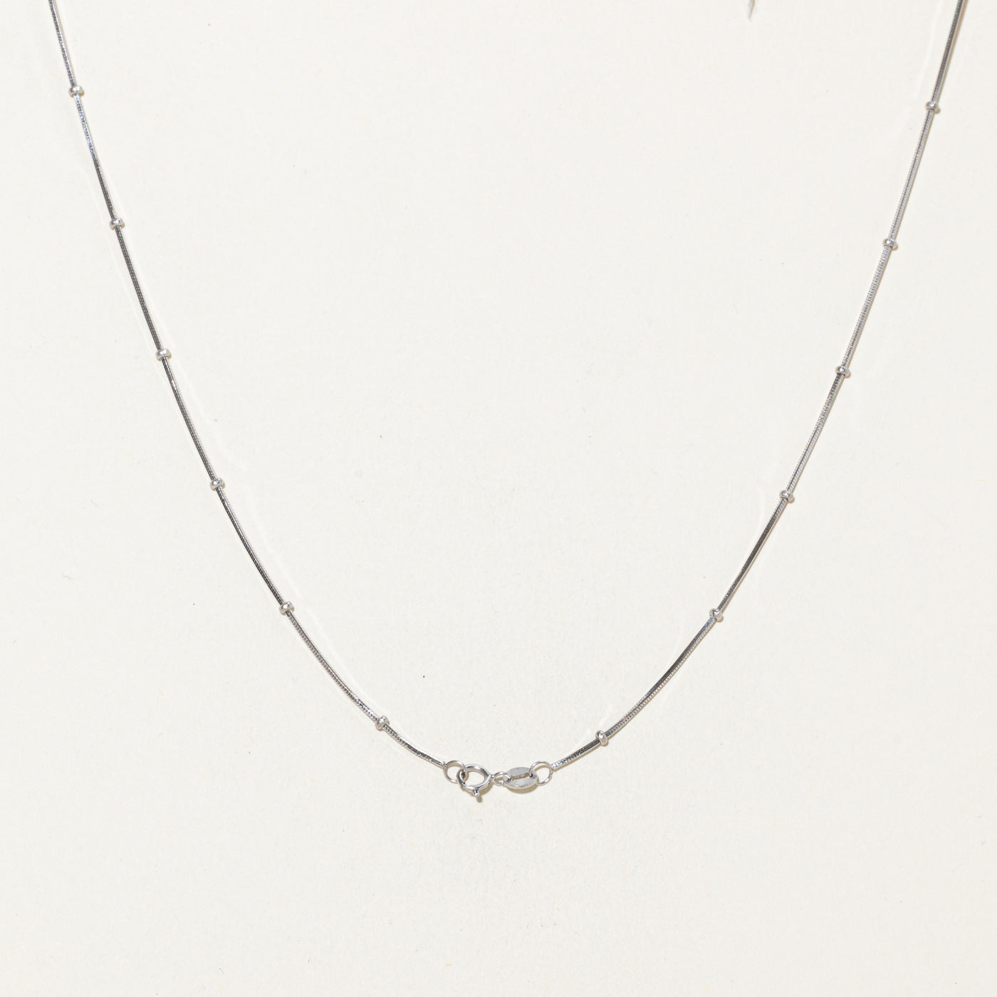 Chaîne satellite en or blanc 18 carats | 40,6 cm