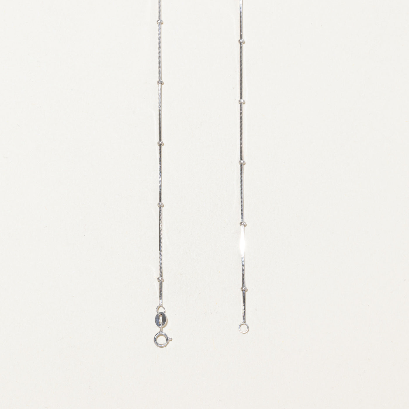 Chaîne satellite en or blanc 18 carats | 40,6 cm