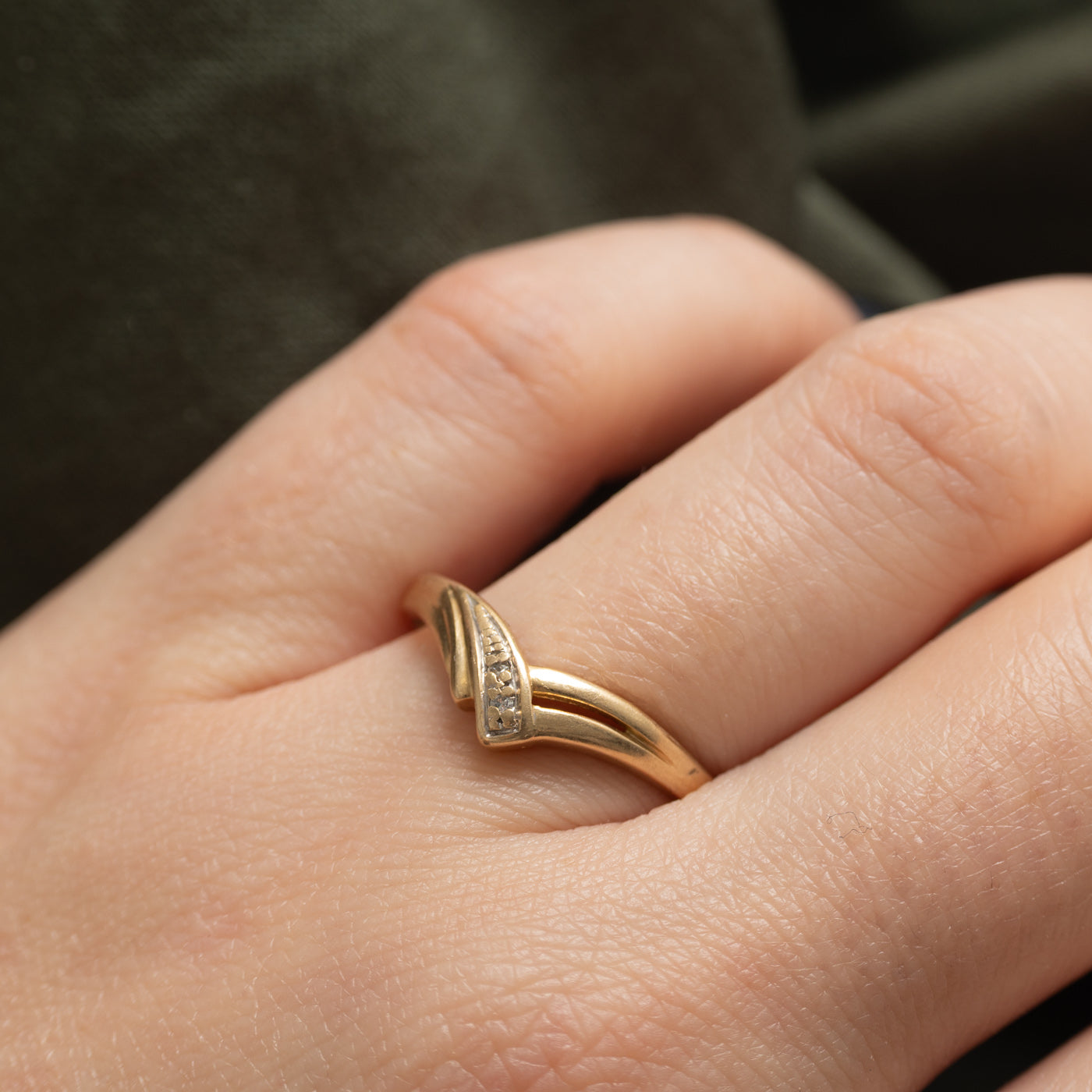 10K Yellow Gold Diamond Grooved Chevron Ring | SZ 9.5