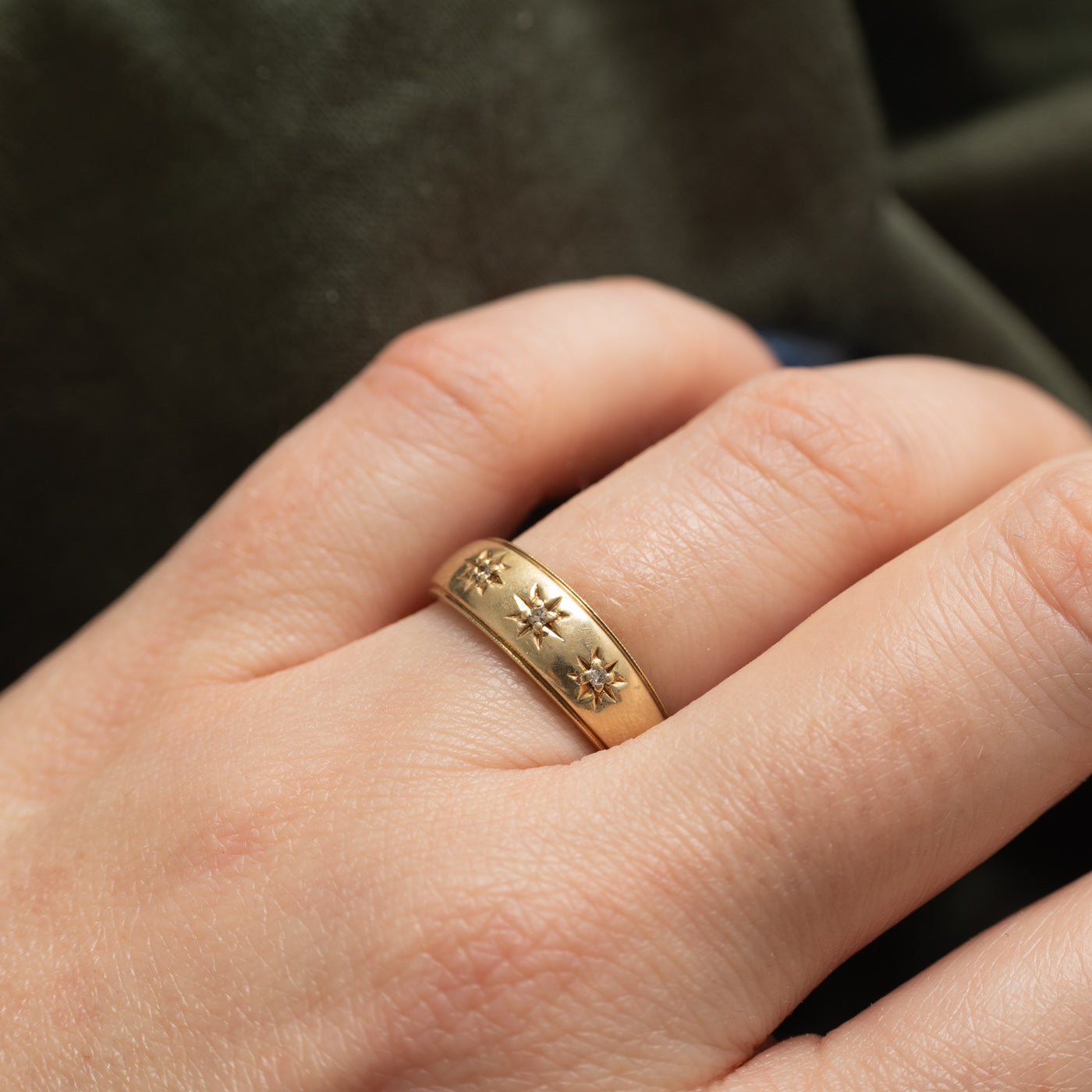 10K Three Stone Star Set Diamond Band | SZ 6.25