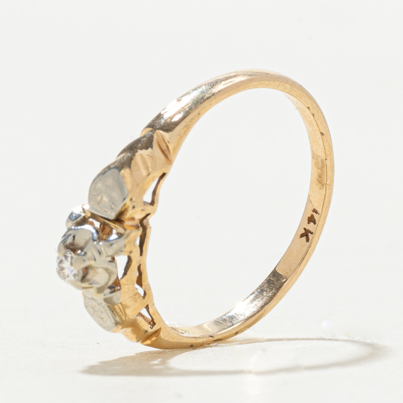 14k Illusion Set Diamond Textured Ring | SZ 6.75