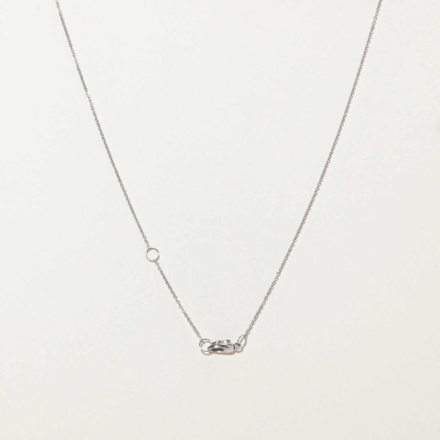 Collier pendentif cœur texturé en or blanc 18 carats « Birks » | 45,7 cm