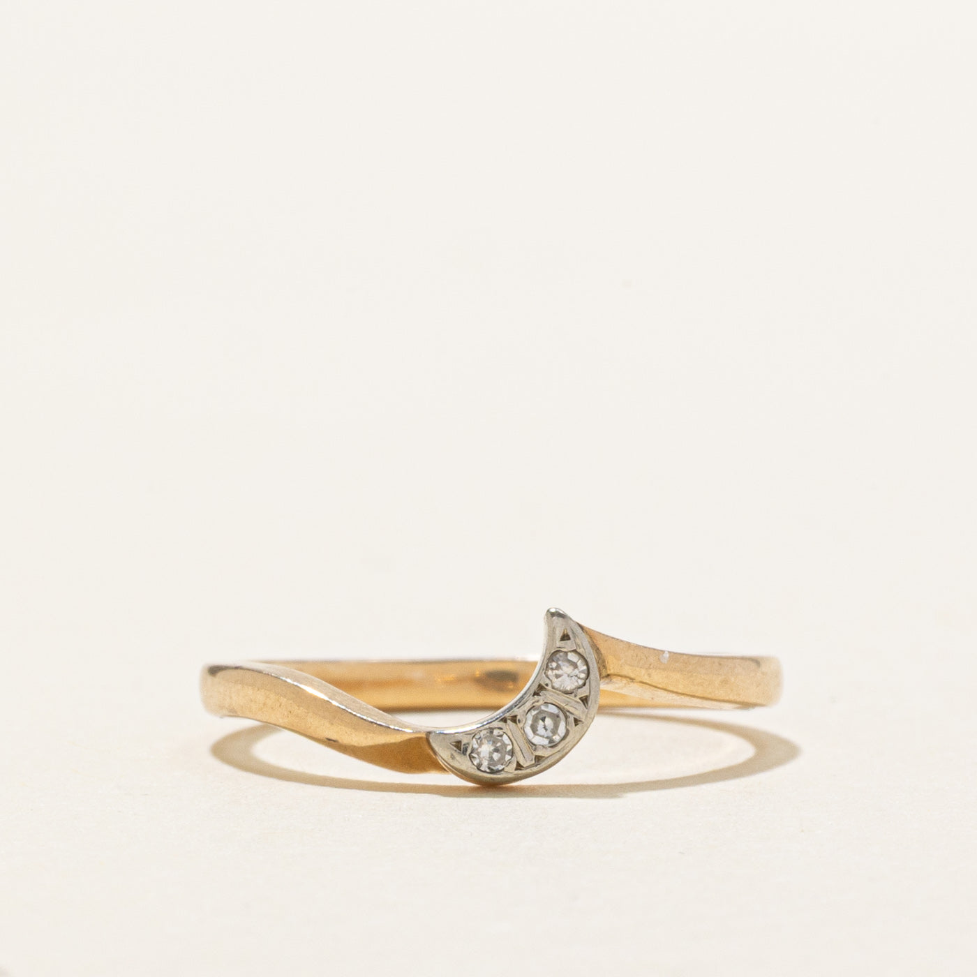14K Diamond Crescent Moon Ring | SZ 5.0