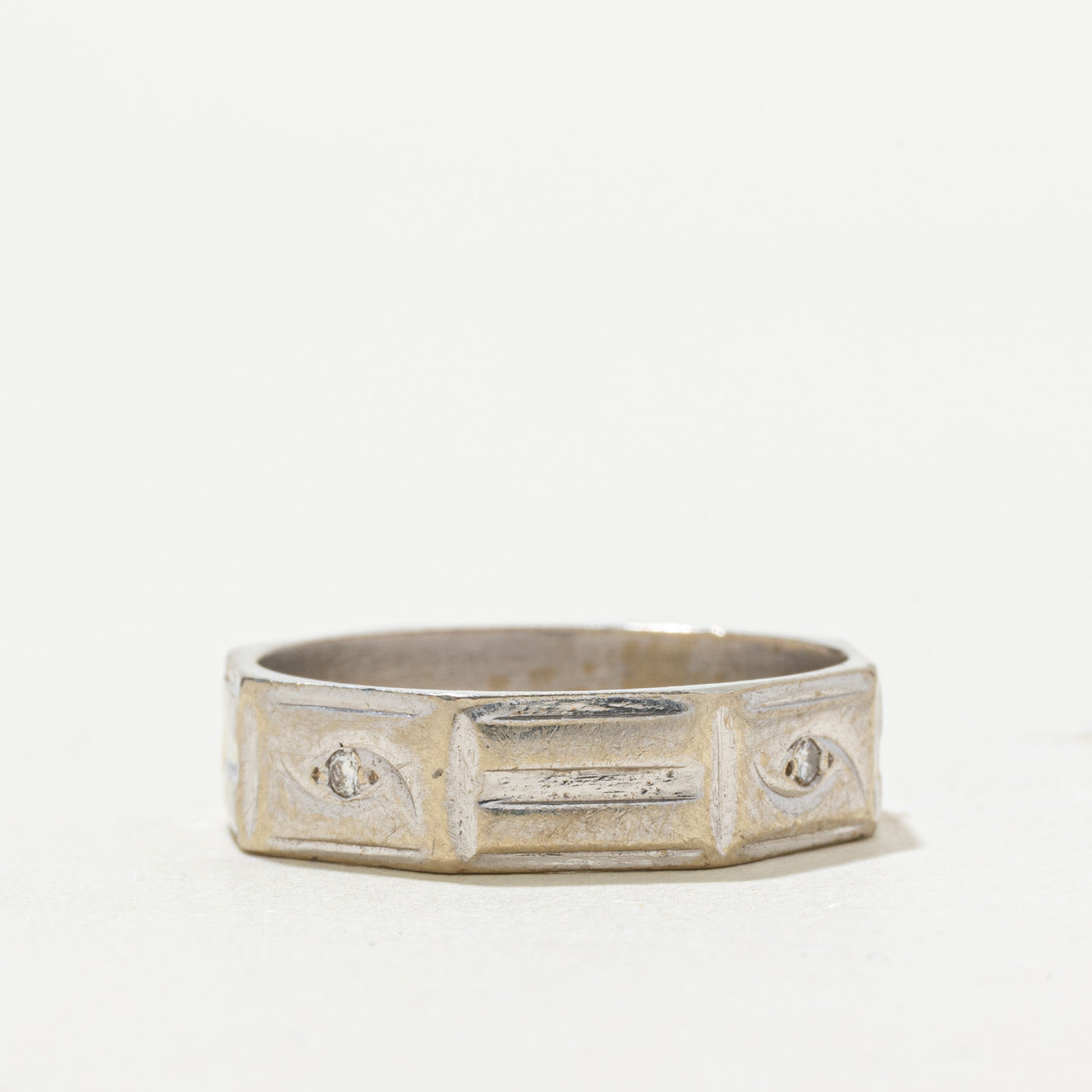14k Diamond Textured Octagon Band | 5.55mm | SZ 9