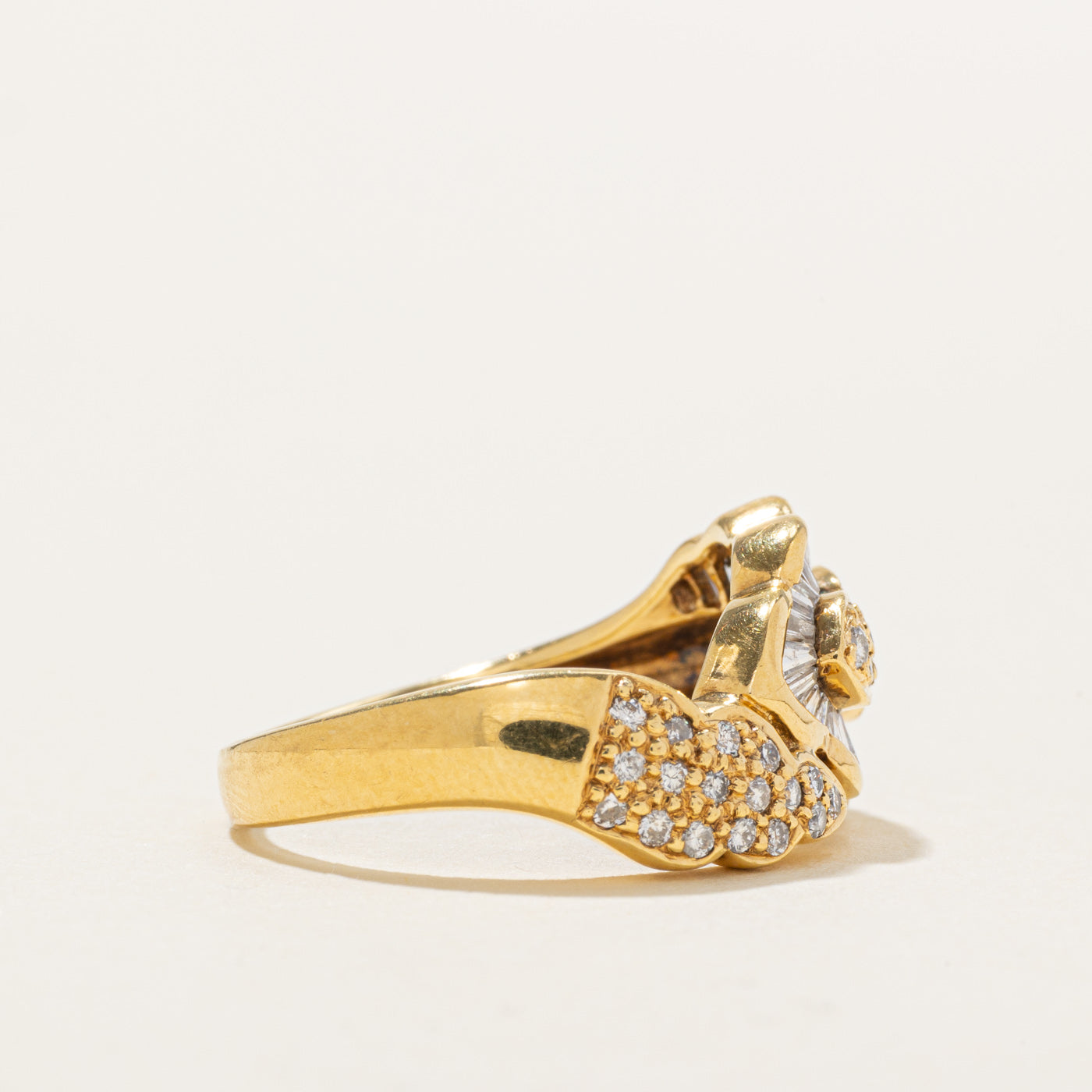 Bague en or 18 carats sertie de diamants taille mixte, motif feuille | 0,55 ct au total | Taille 6,25