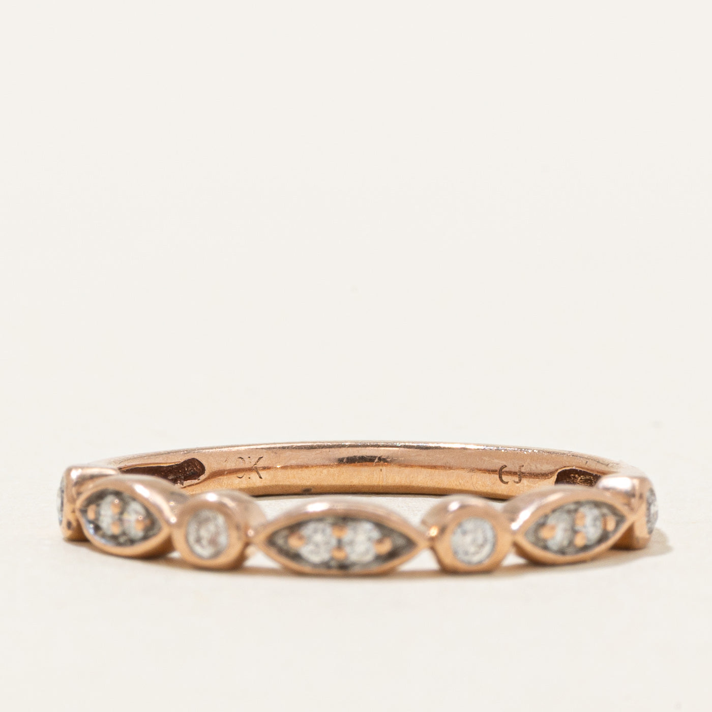 Alliance semi-éternité en or 10 carats sertie de diamants taille marquise | Taille 6,25