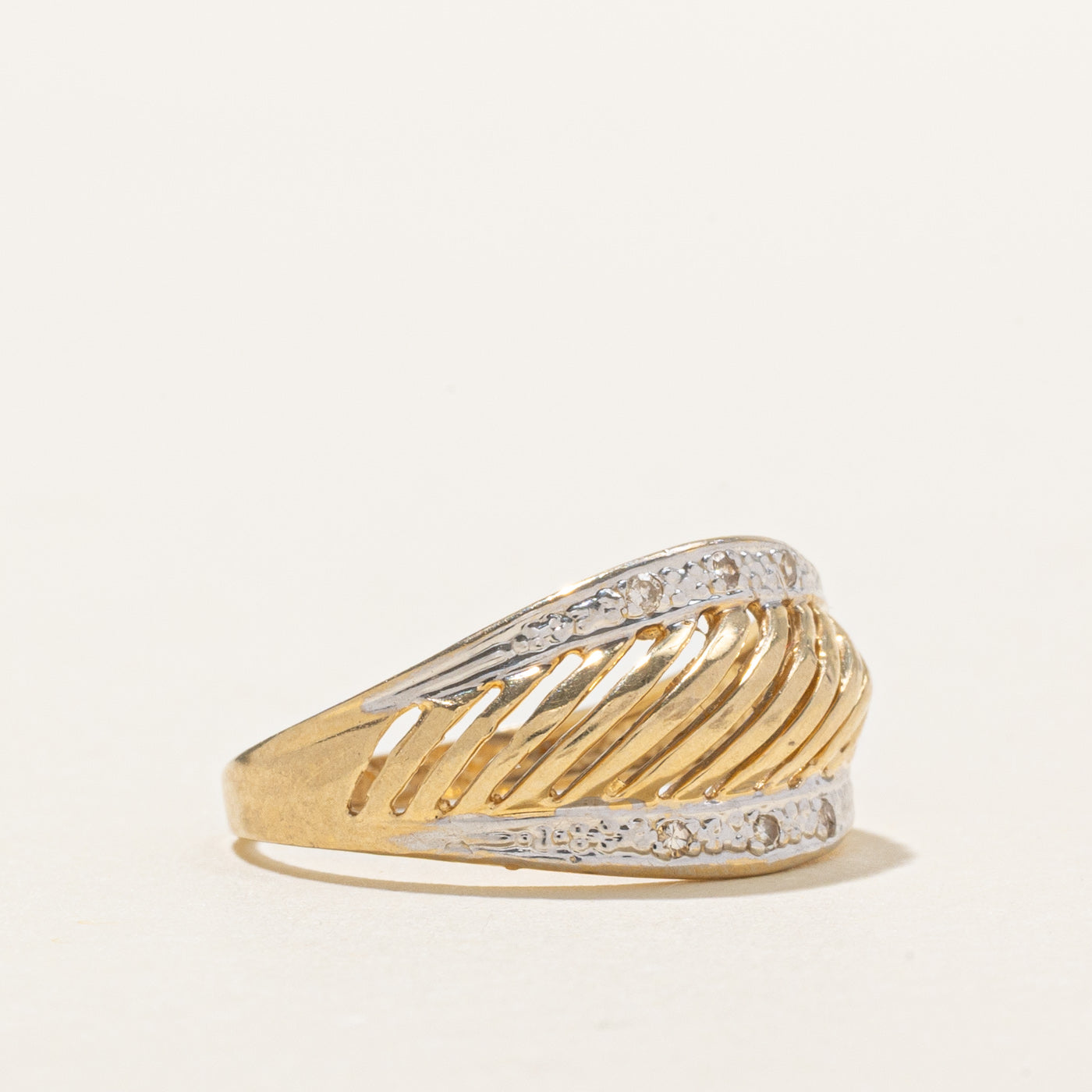 14K Diamond Open Grooved Croissant Ring | SZ 6.0