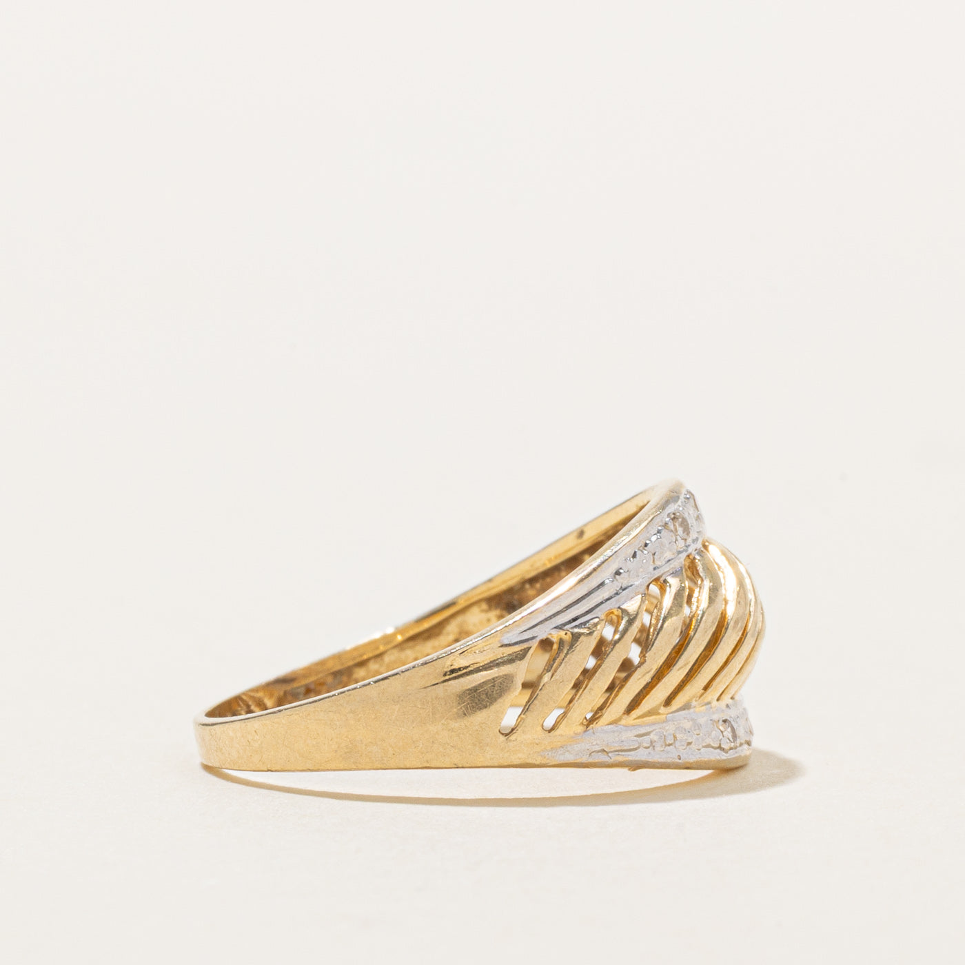 14K Diamond Open Grooved Croissant Ring | SZ 6.0
