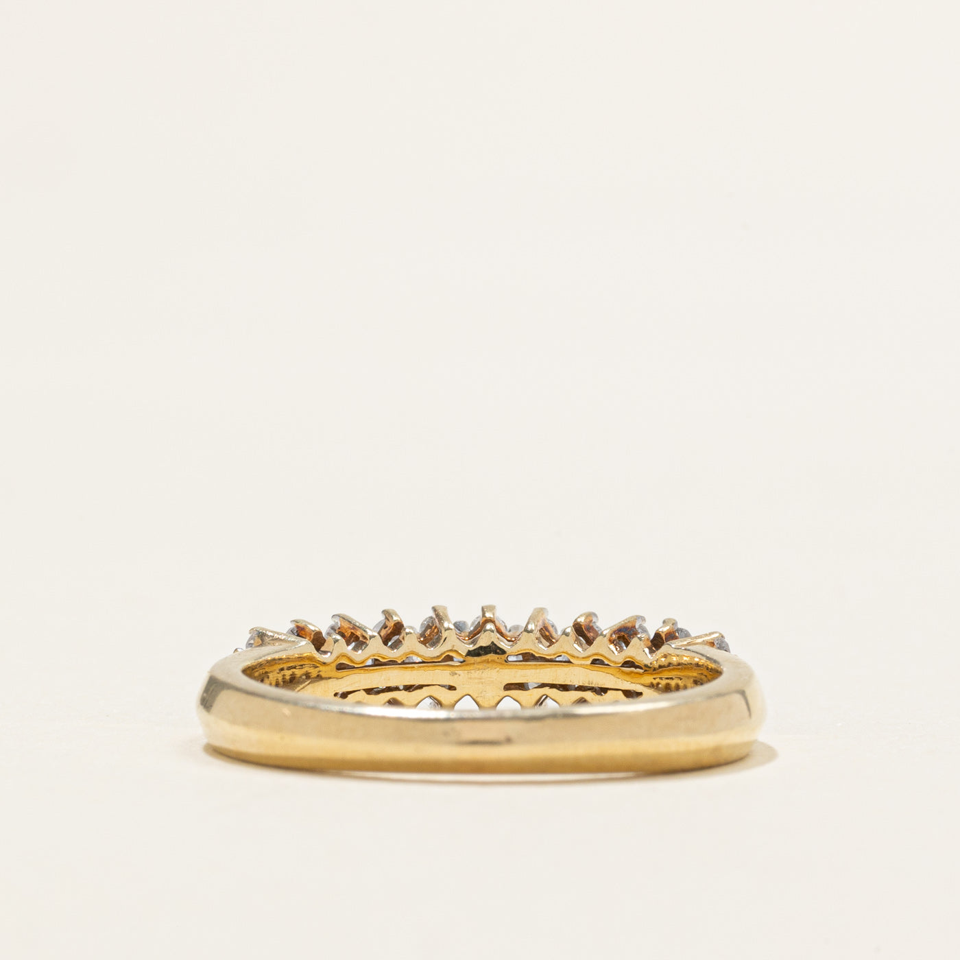 Alliance semi-éternité en or 10 carats sertie de diamants en forme de pétale | 0,32 ct au total | Taille 6,5