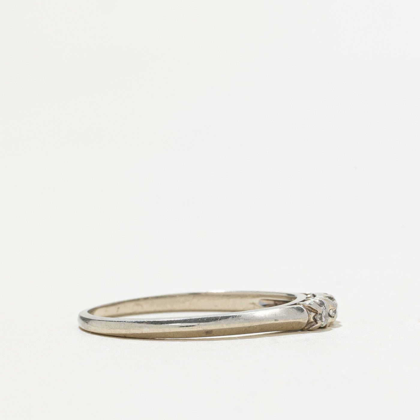 18k Three Stone Diamond Band | SZ 8.25