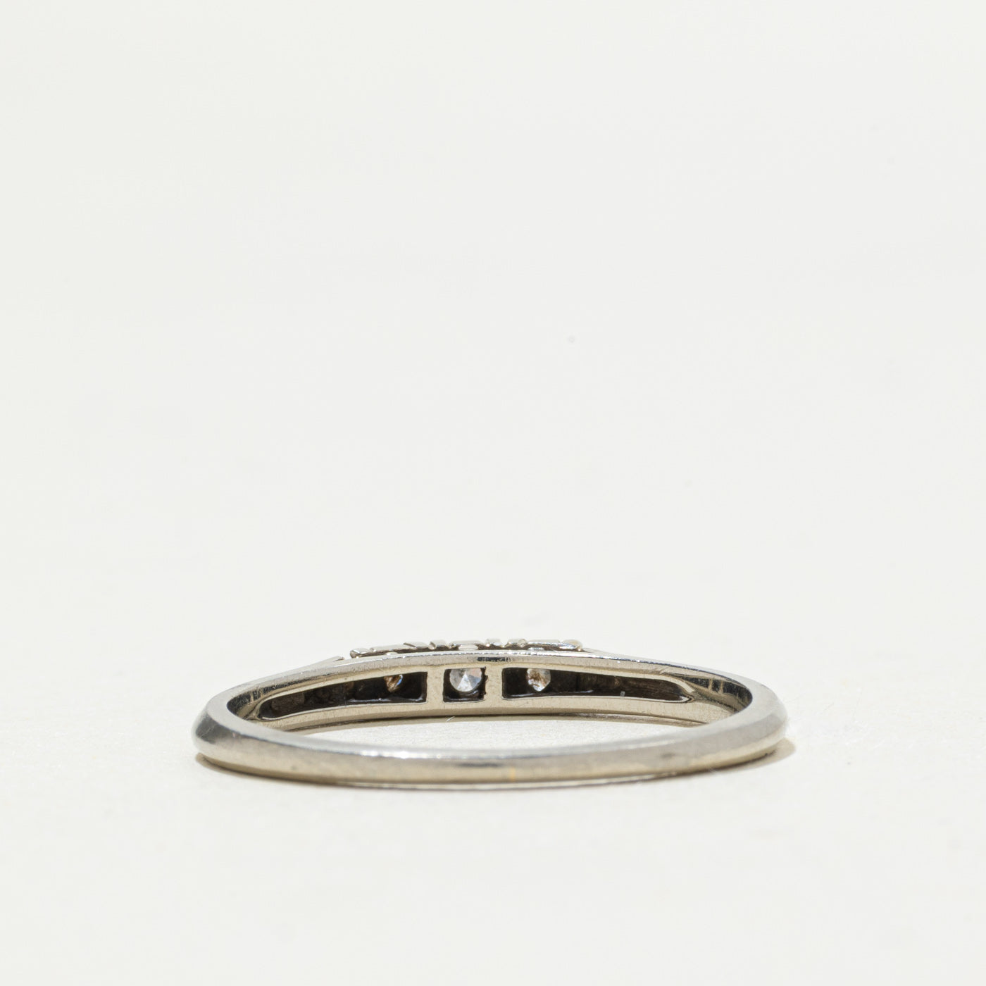 18k Three Stone Diamond Band | SZ 8.25