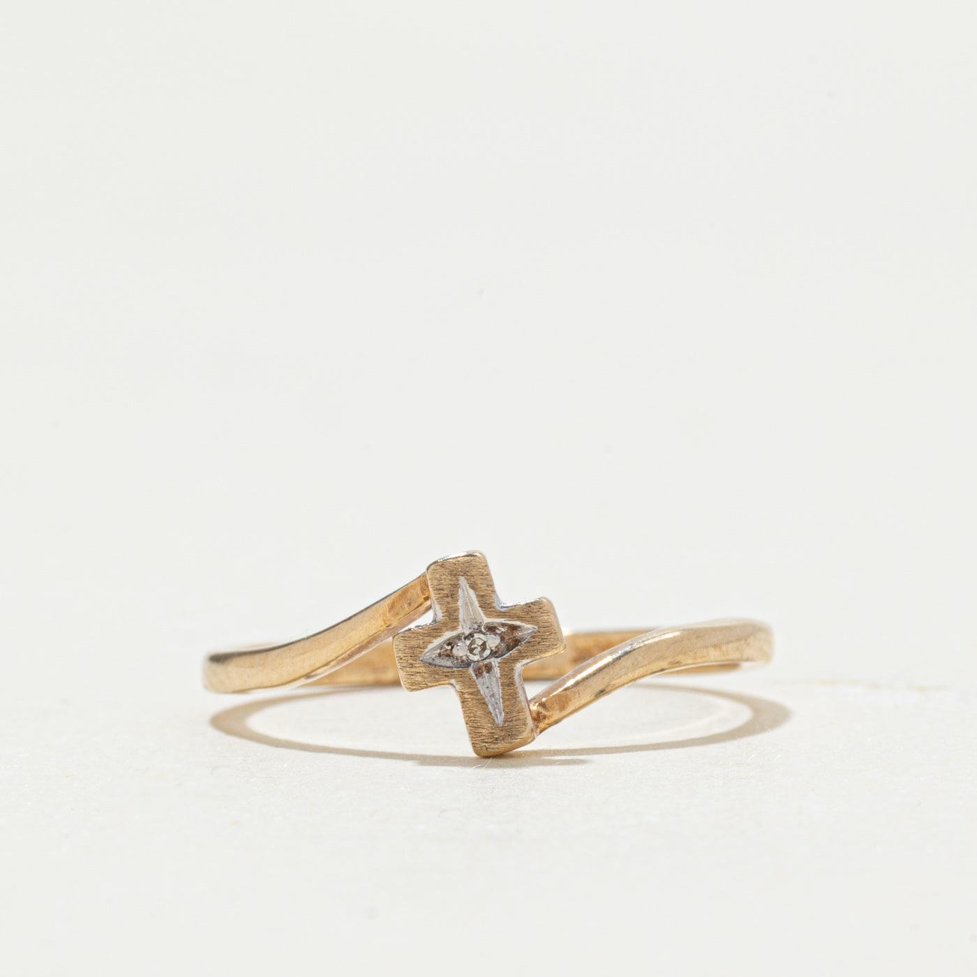 10k Diamond Cross Bypass Ring | SZ 6