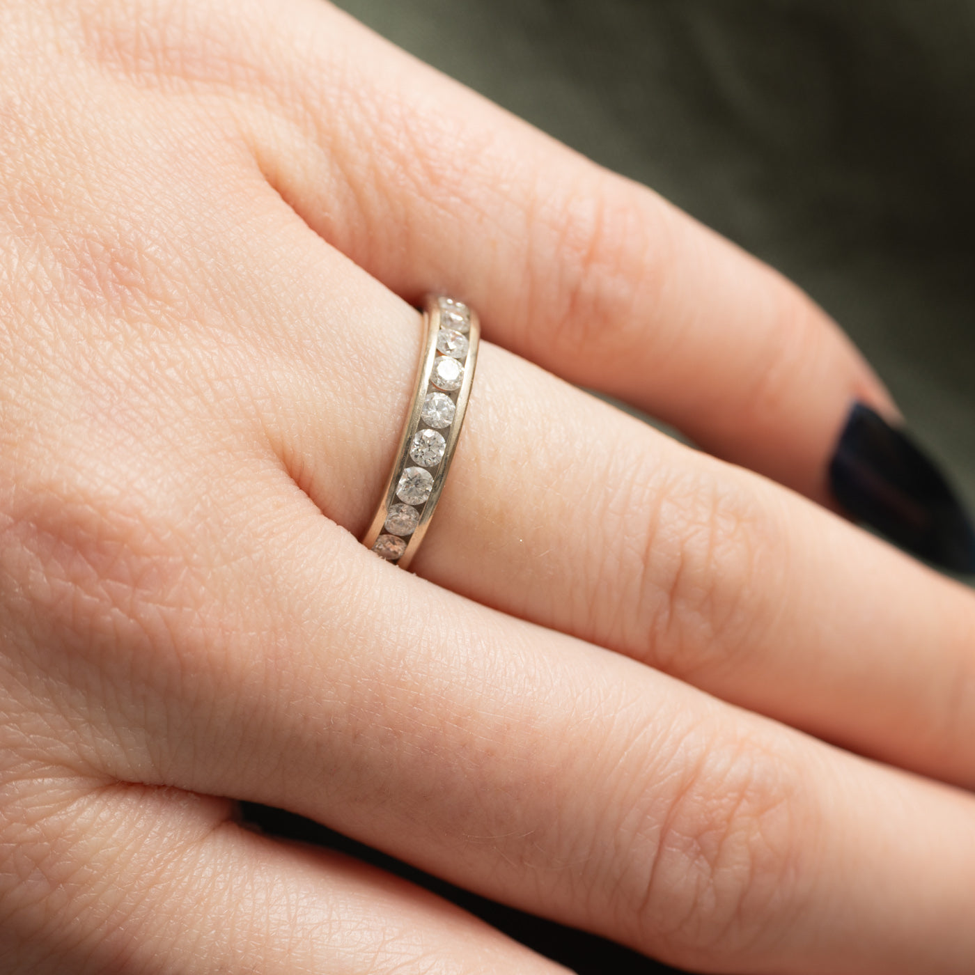 Alliance semi-éternité en or blanc 14 carats sertie de diamants | 0,75 ct au total | Taille 5,5