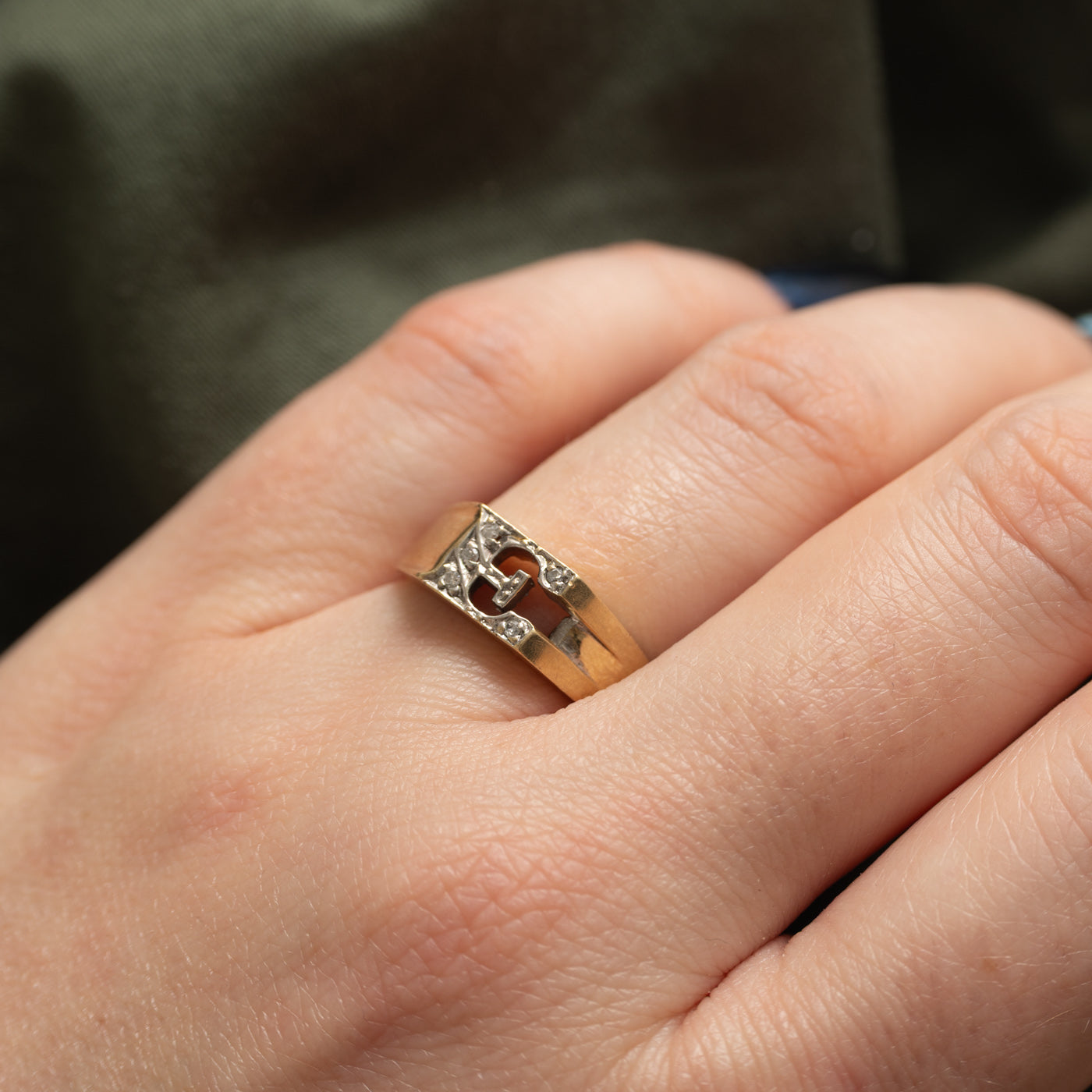 10K Diamond "E" Initial Ring | SZ 6.5