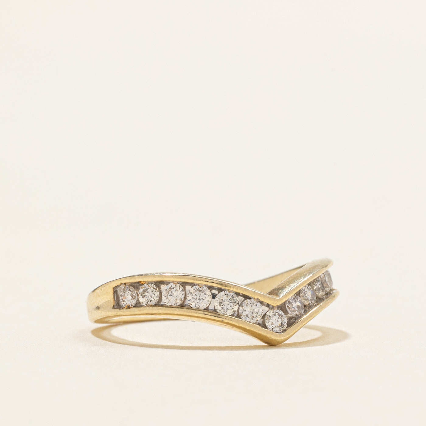 10K Channel Set Diamond Chevron Ring | 0.25ctw | SZ 3.5
