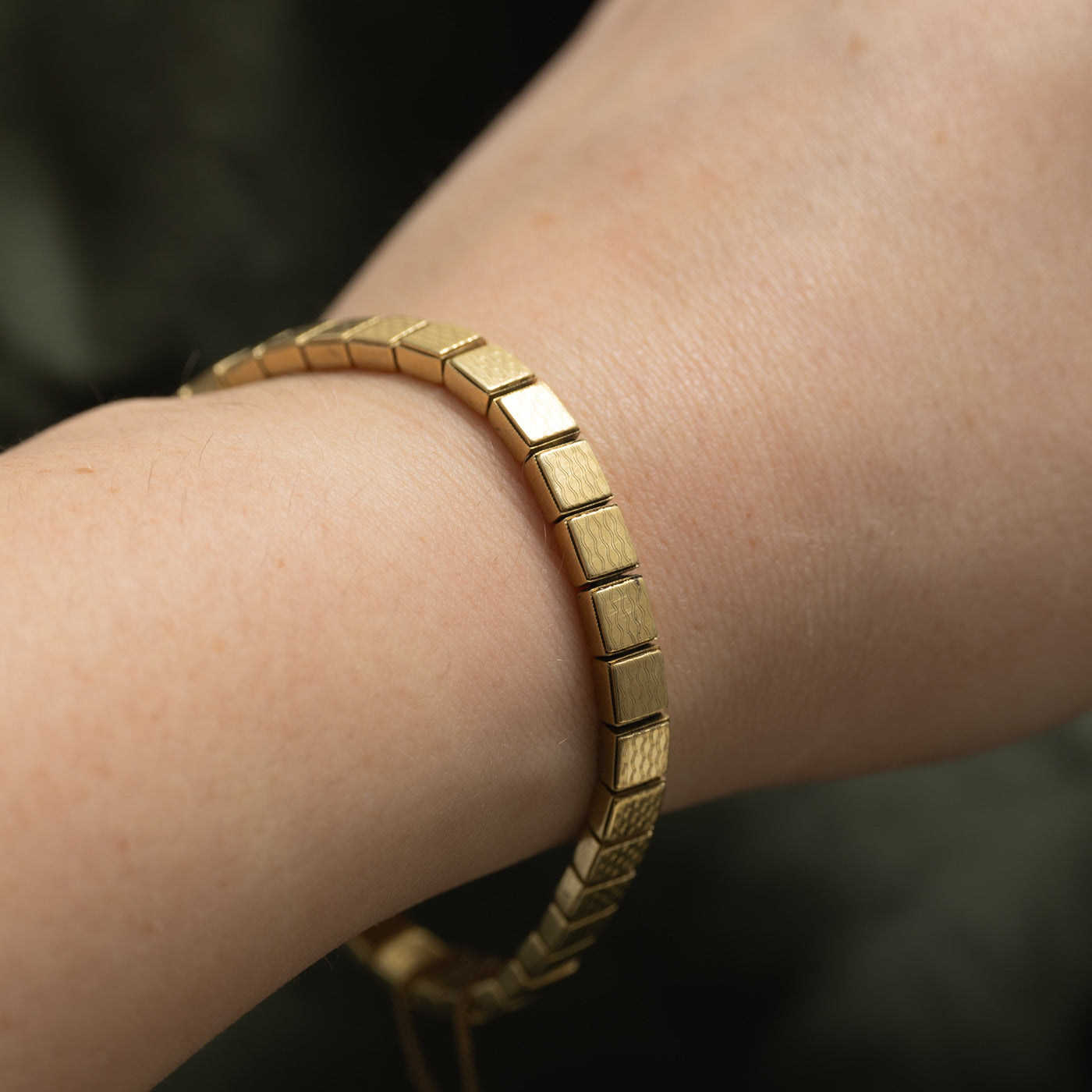 14k Yellow Gold Textured Square Link Chain Bracelet | 7"