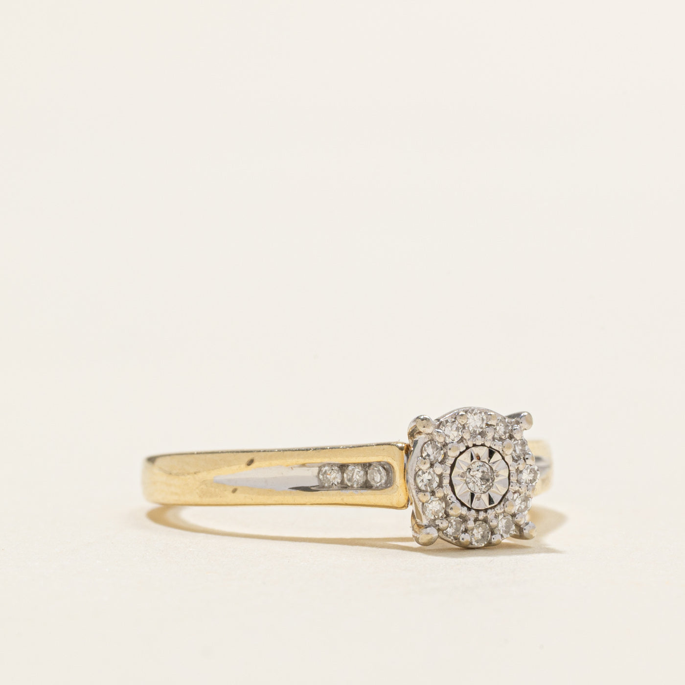 Bague halo sertie de diamants illusion 10K | 0,10 ct | Taille 7,25