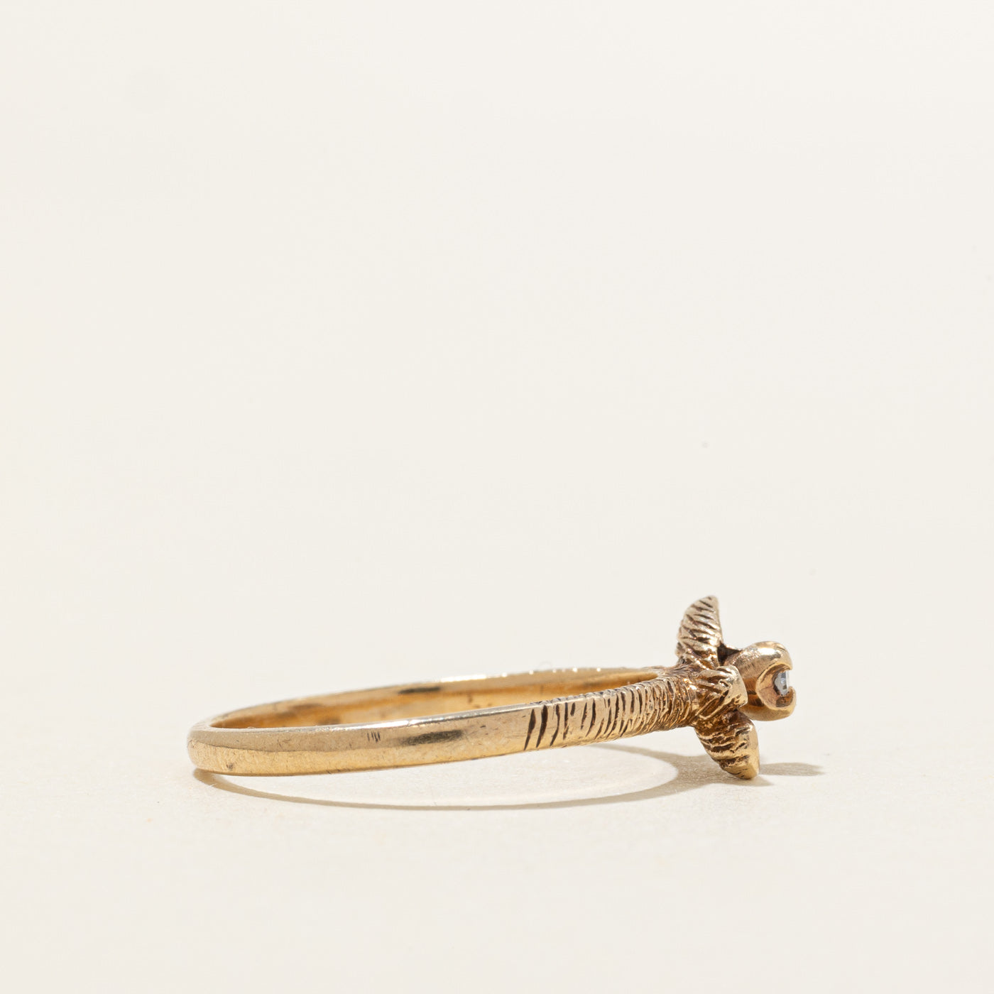 10K Diamond Textured Bow Ring | SZ 5.75